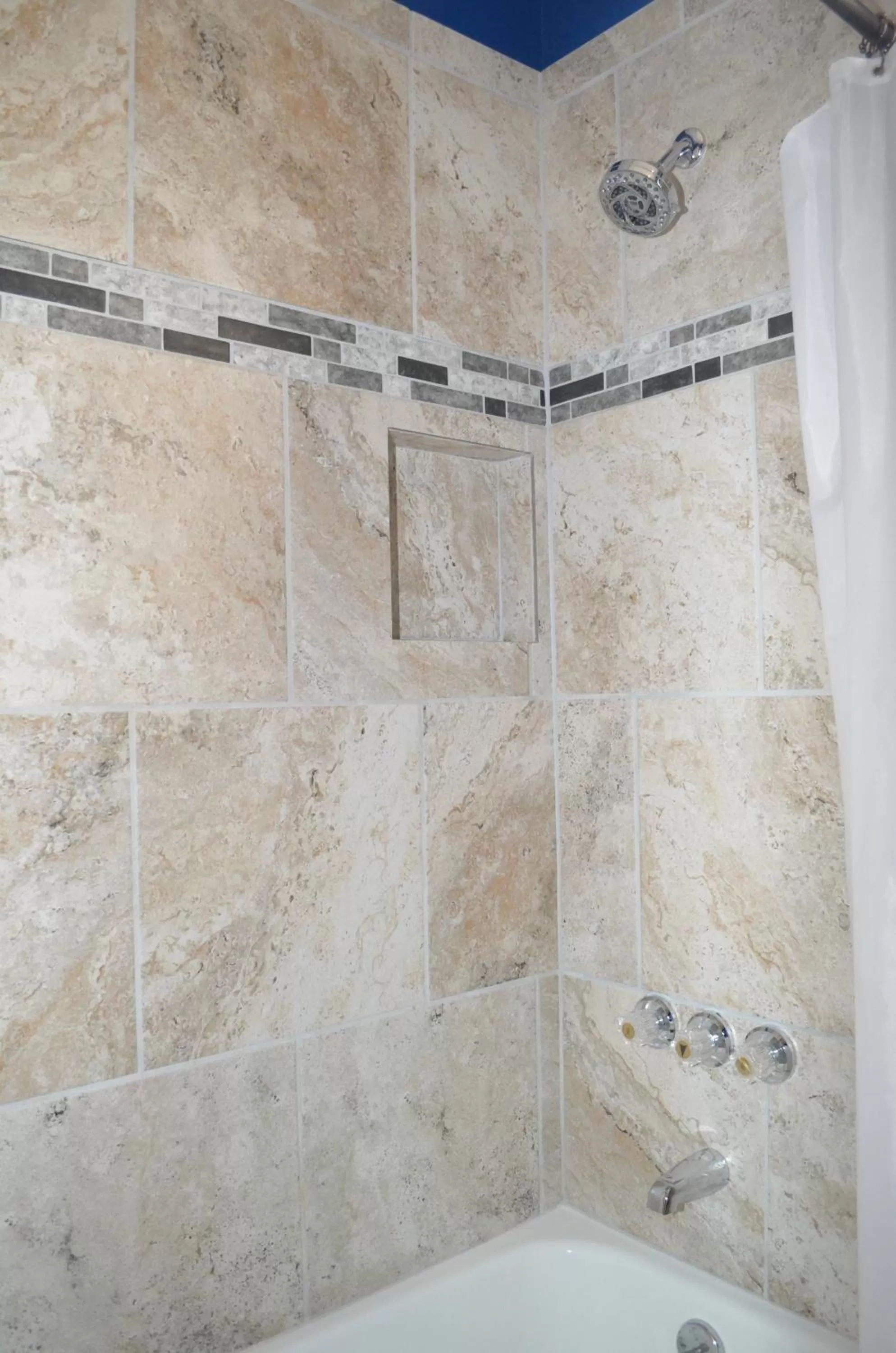 Shower in The Ouray Main Street Inn