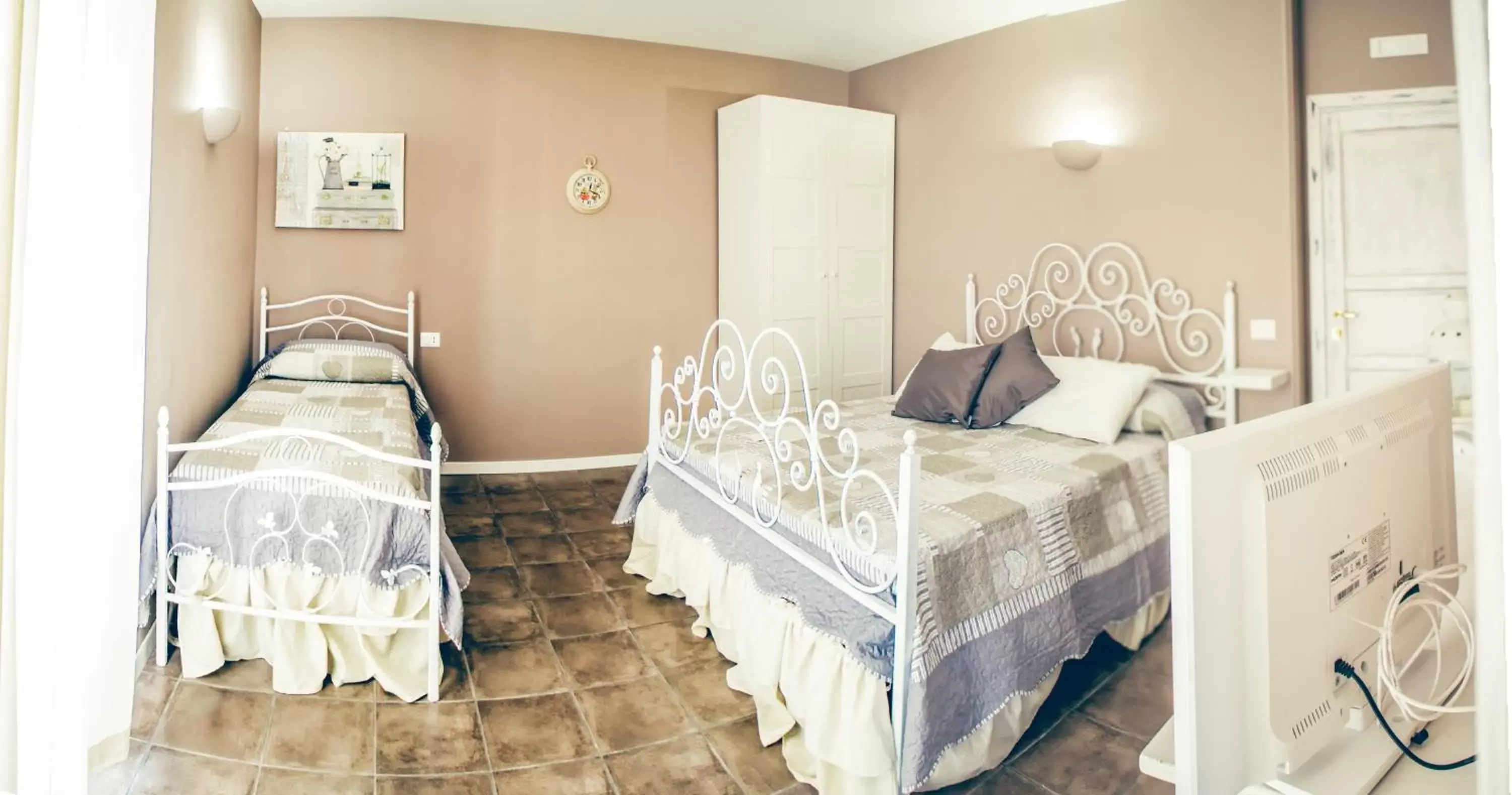 Bedroom, Bed in La Peonia
