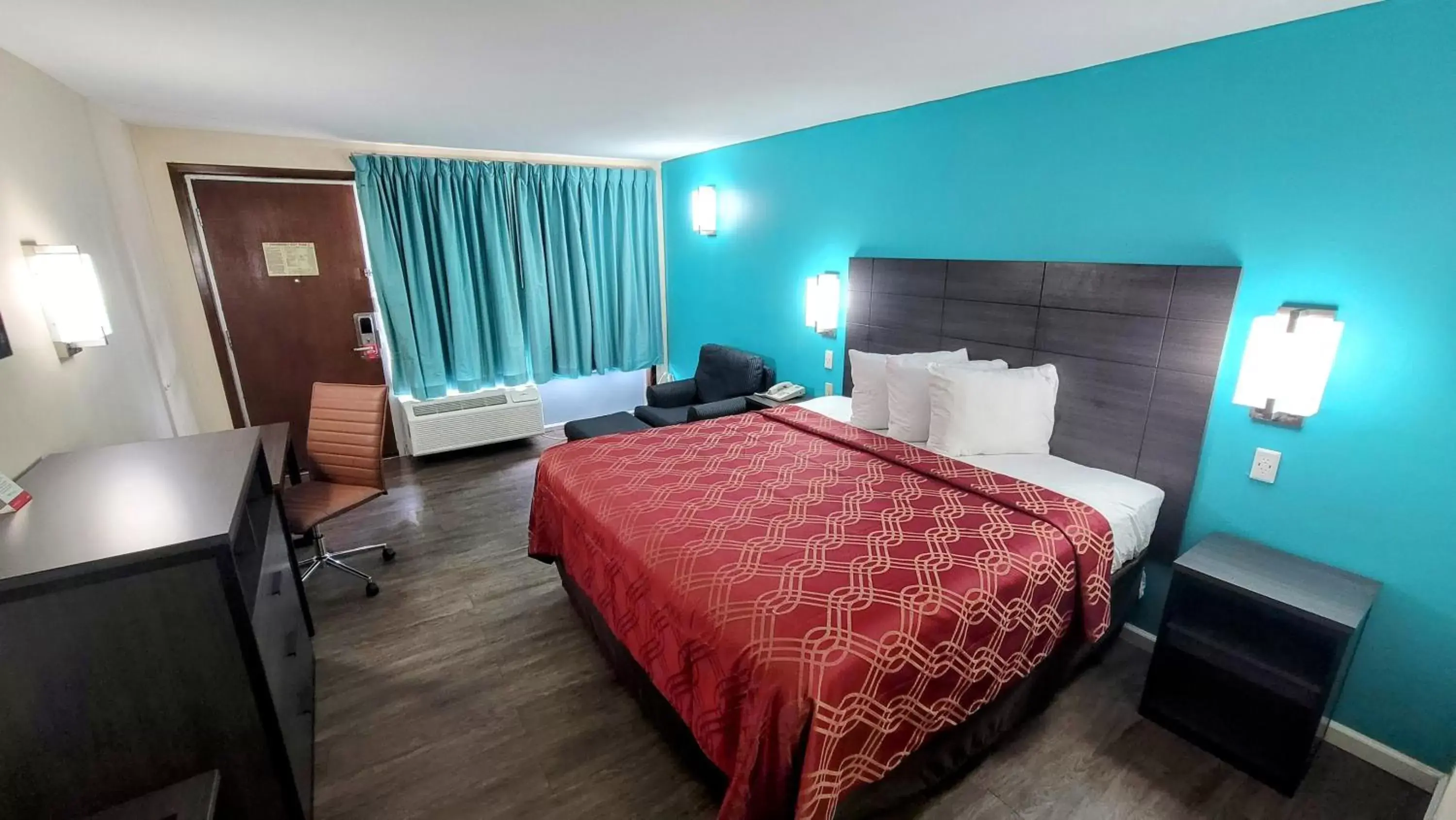 Photo of the whole room, Bed in Econo Lodge Kosciusko