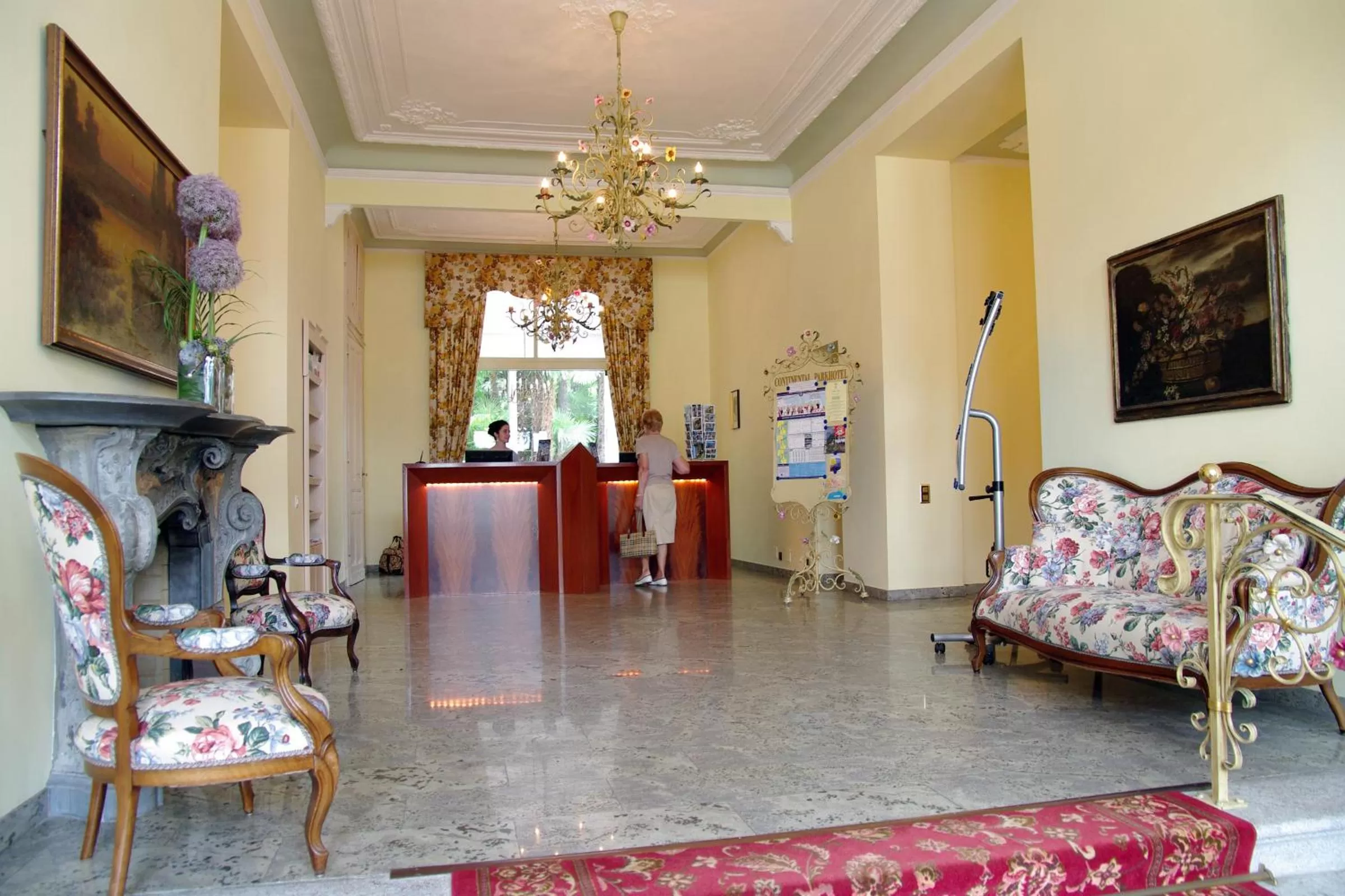 Lobby or reception in Continental Parkhotel