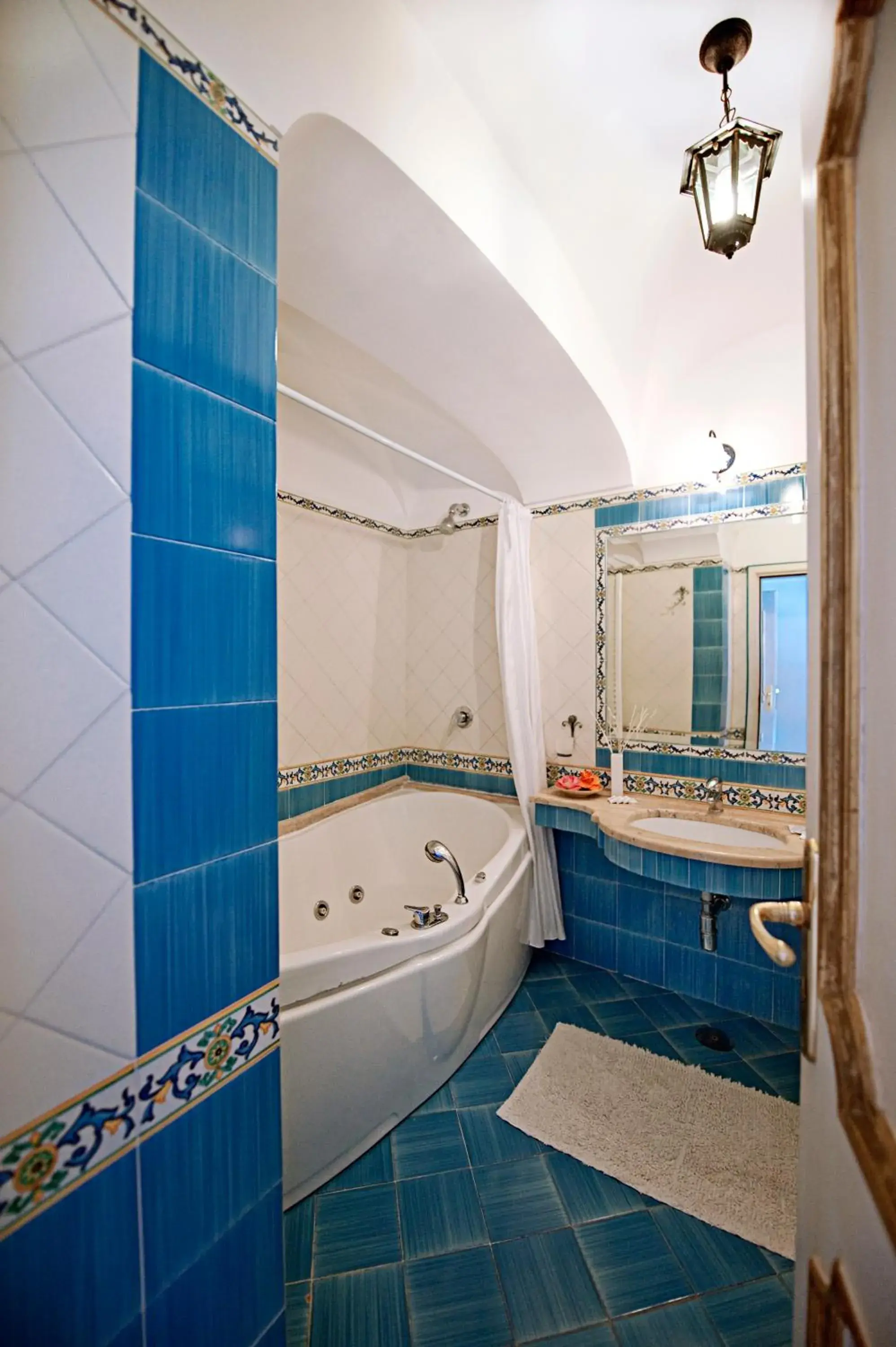 Bathroom in Hotel Conca d'Oro