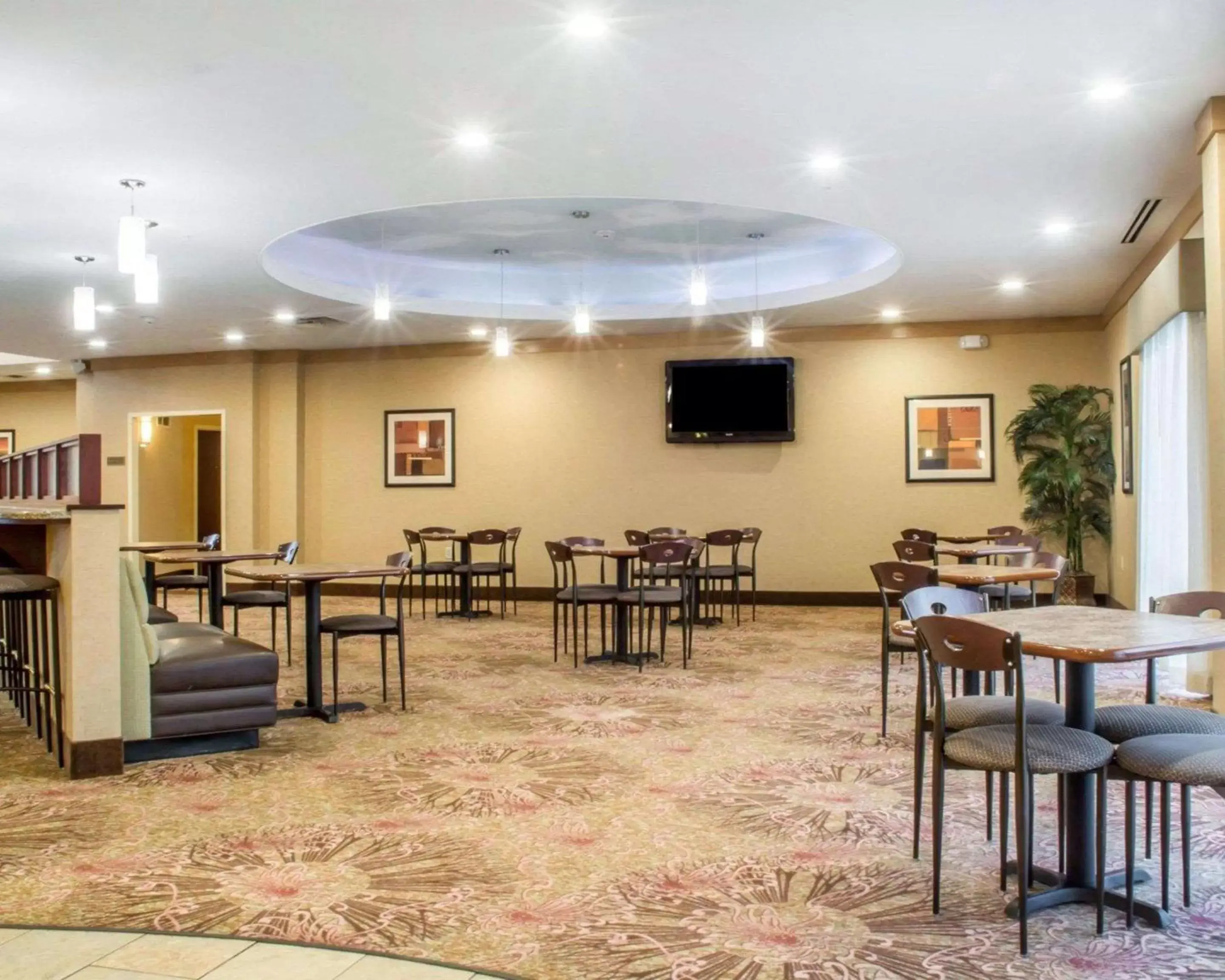 Restaurant/Places to Eat in Comfort Suites Cicero - Syracuse North