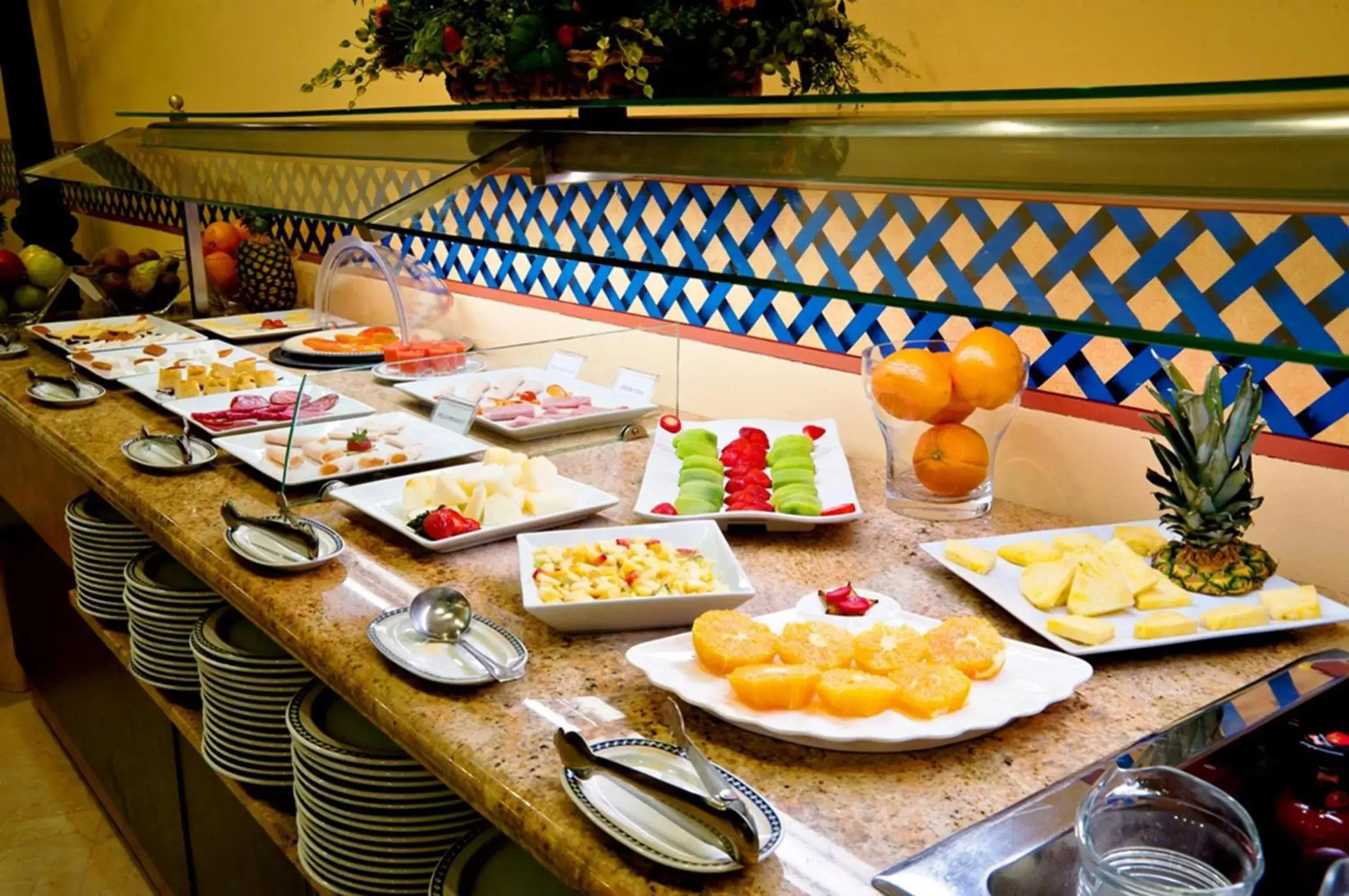 Restaurant/places to eat in Senator Huelva