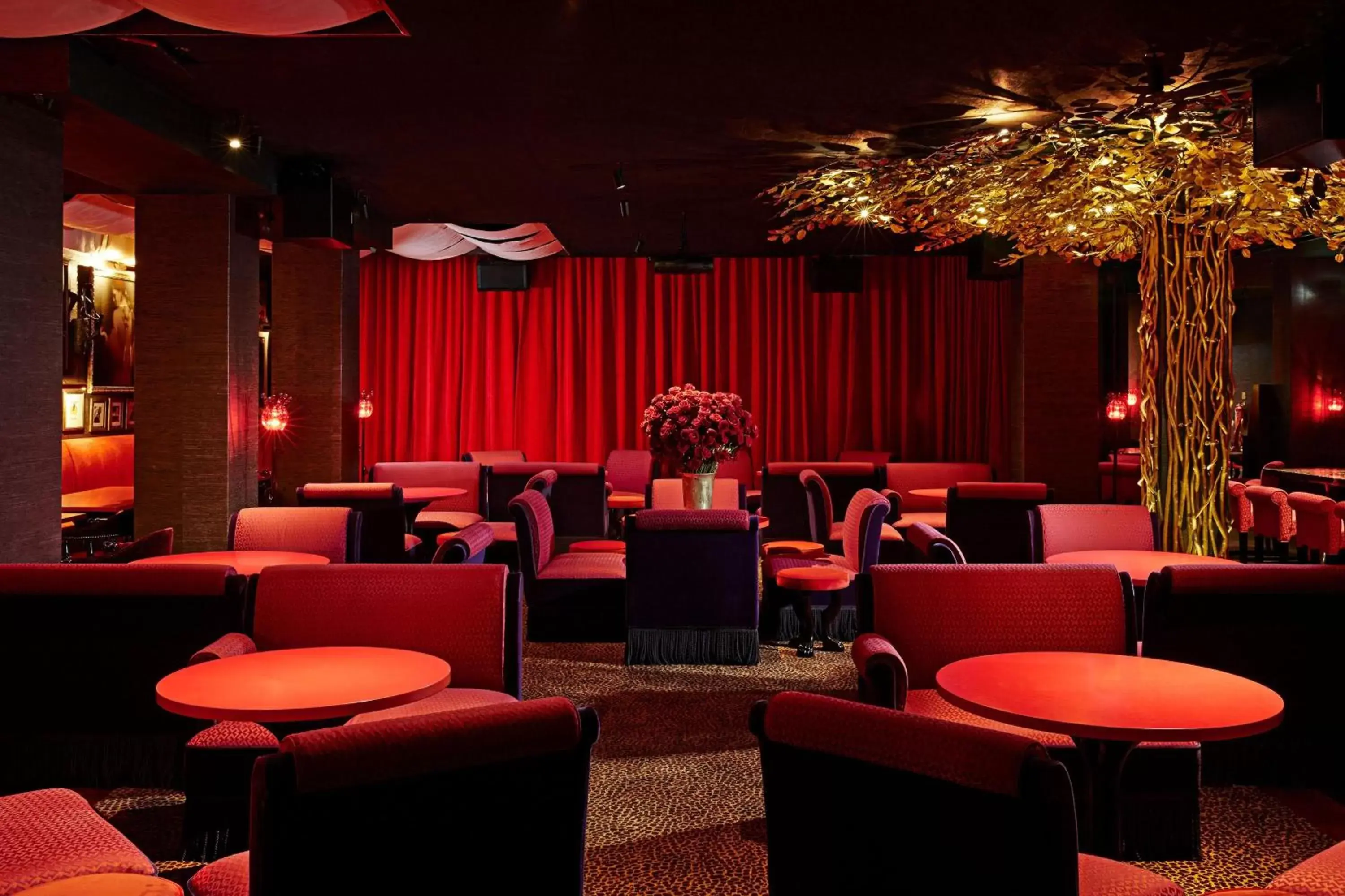 Lounge or bar, Lounge/Bar in The Vagabond Club A Tribute Portfolio Hotel Singapore