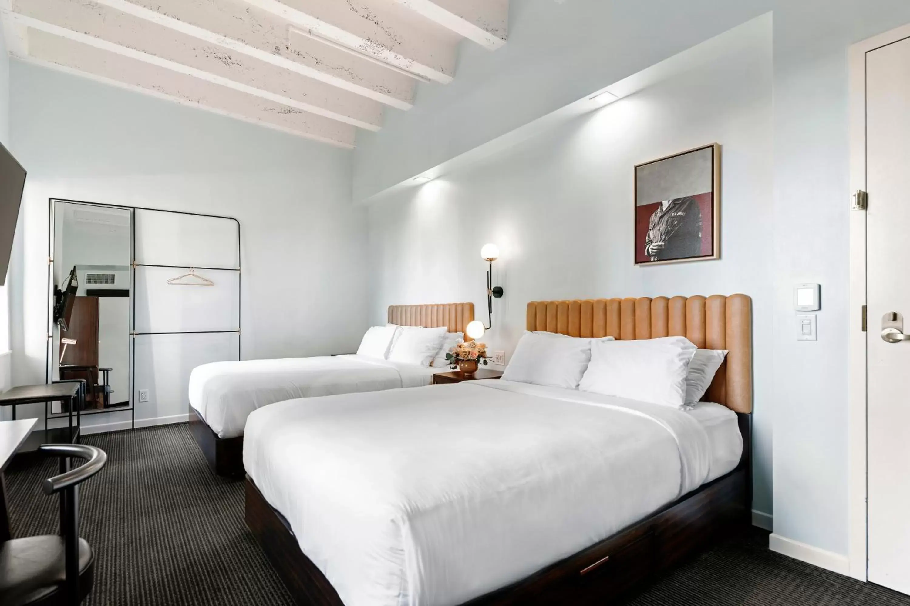Bed in The Guild Hotel, San Diego, a Tribute Portfolio Hotel