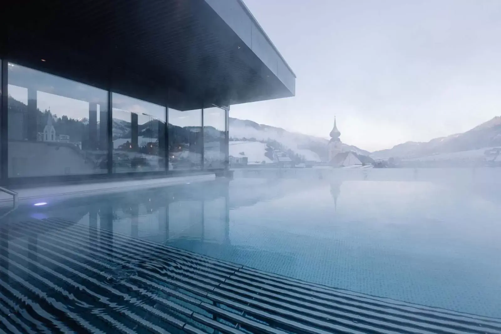 Mountain view, Swimming Pool in JOHANN Schladming