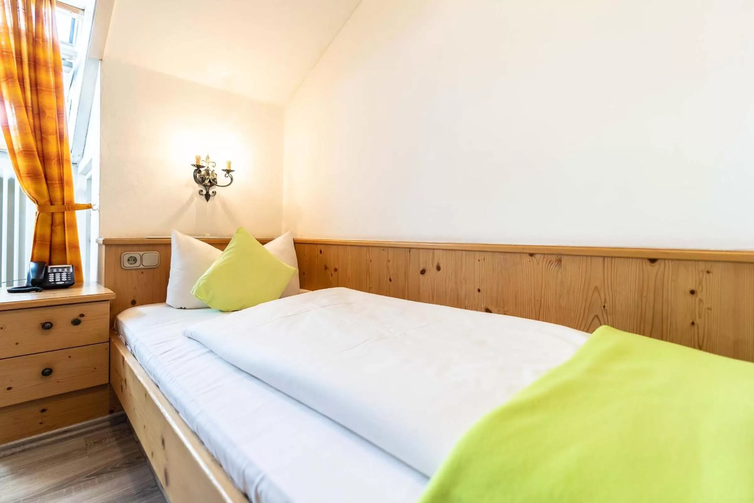 Bed in Hotel-Gasthof Zum Dragoner