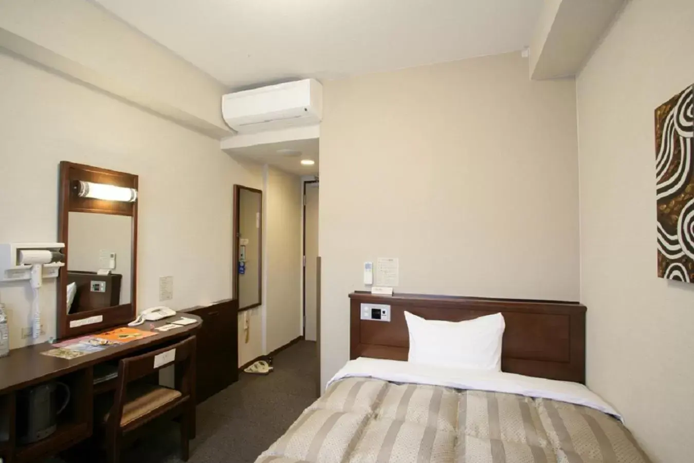 Bed in Hotel Route-Inn Kanda Ekimae