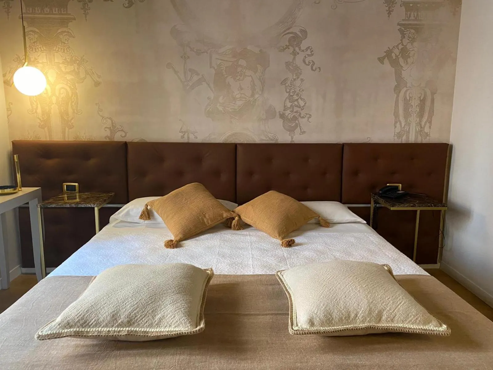 Photo of the whole room, Bed in Condotti Rooms