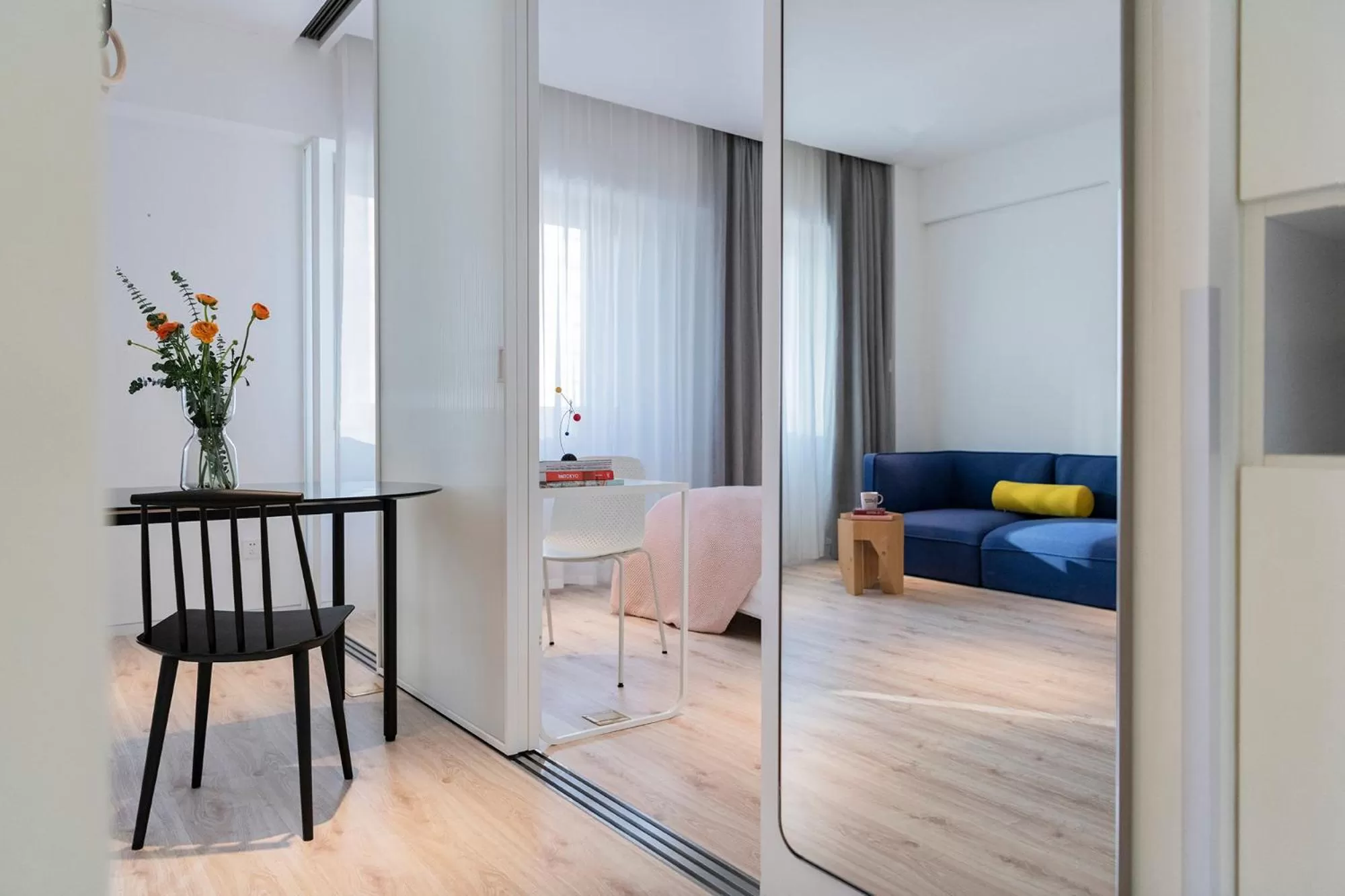 Living room, Bed in Stey Beijing 798 Art Zone Hotel