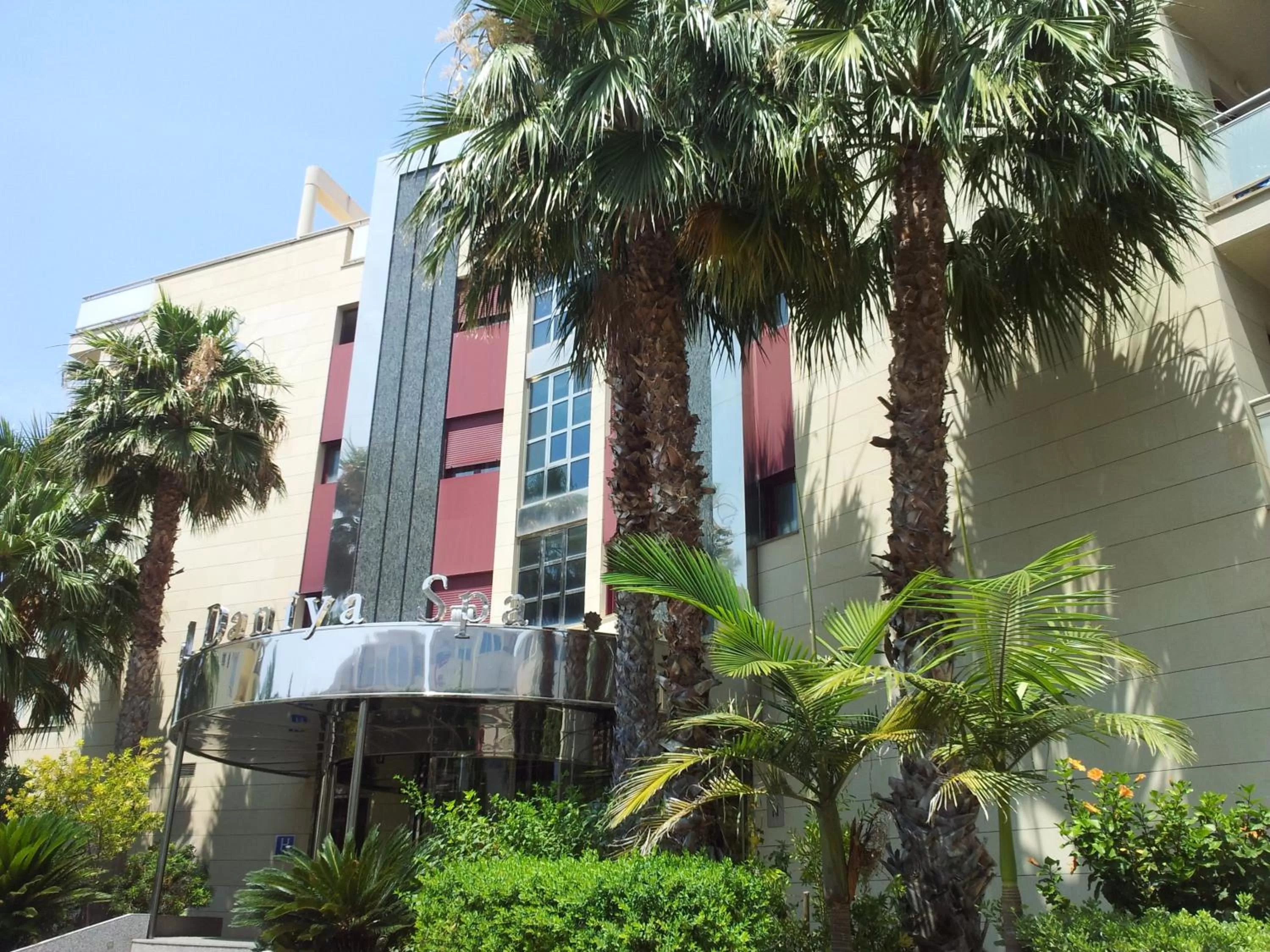 Facade/entrance in Daniya Denia Spa & Business 4*