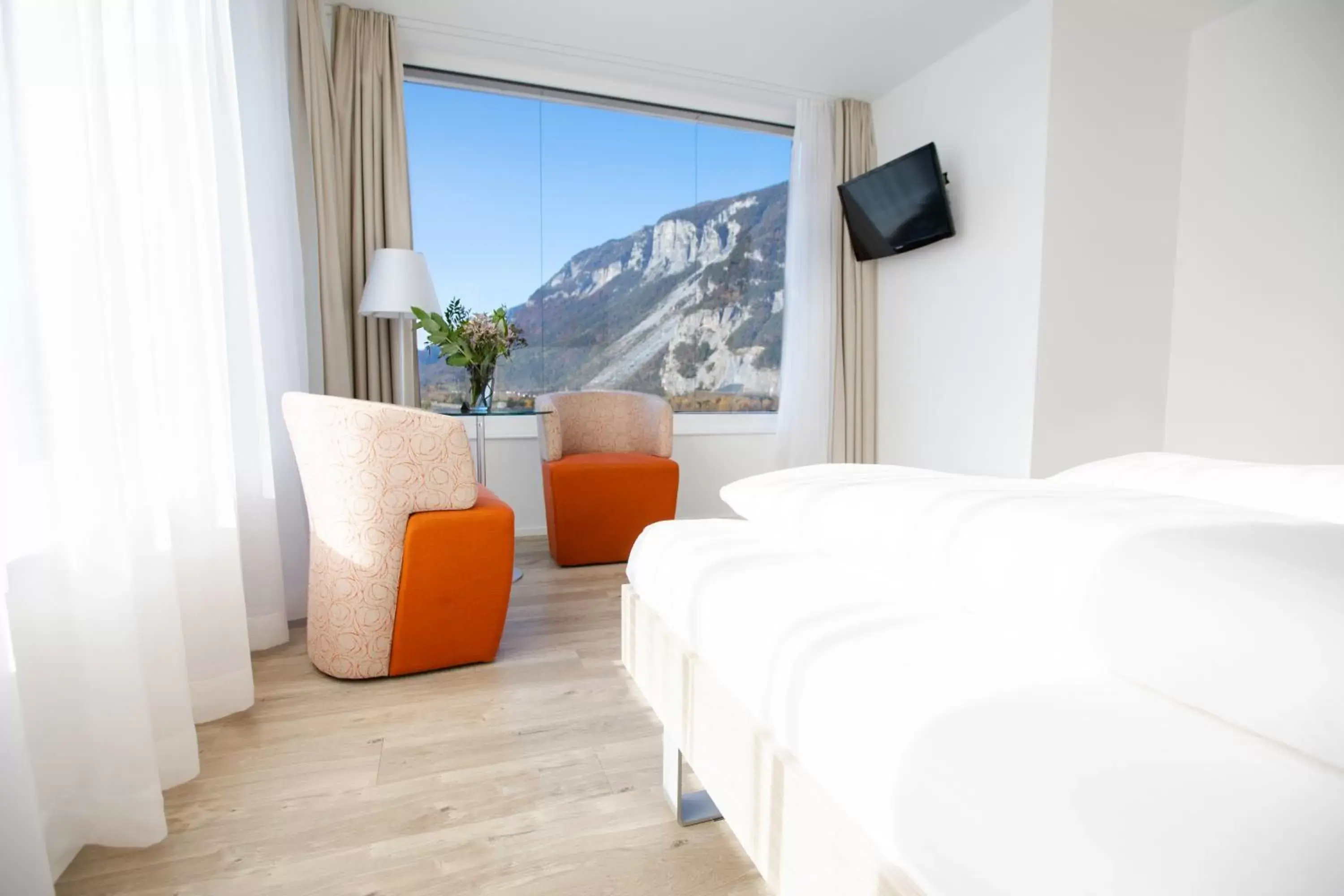 Bedroom, Mountain View in Mercure Chur City West