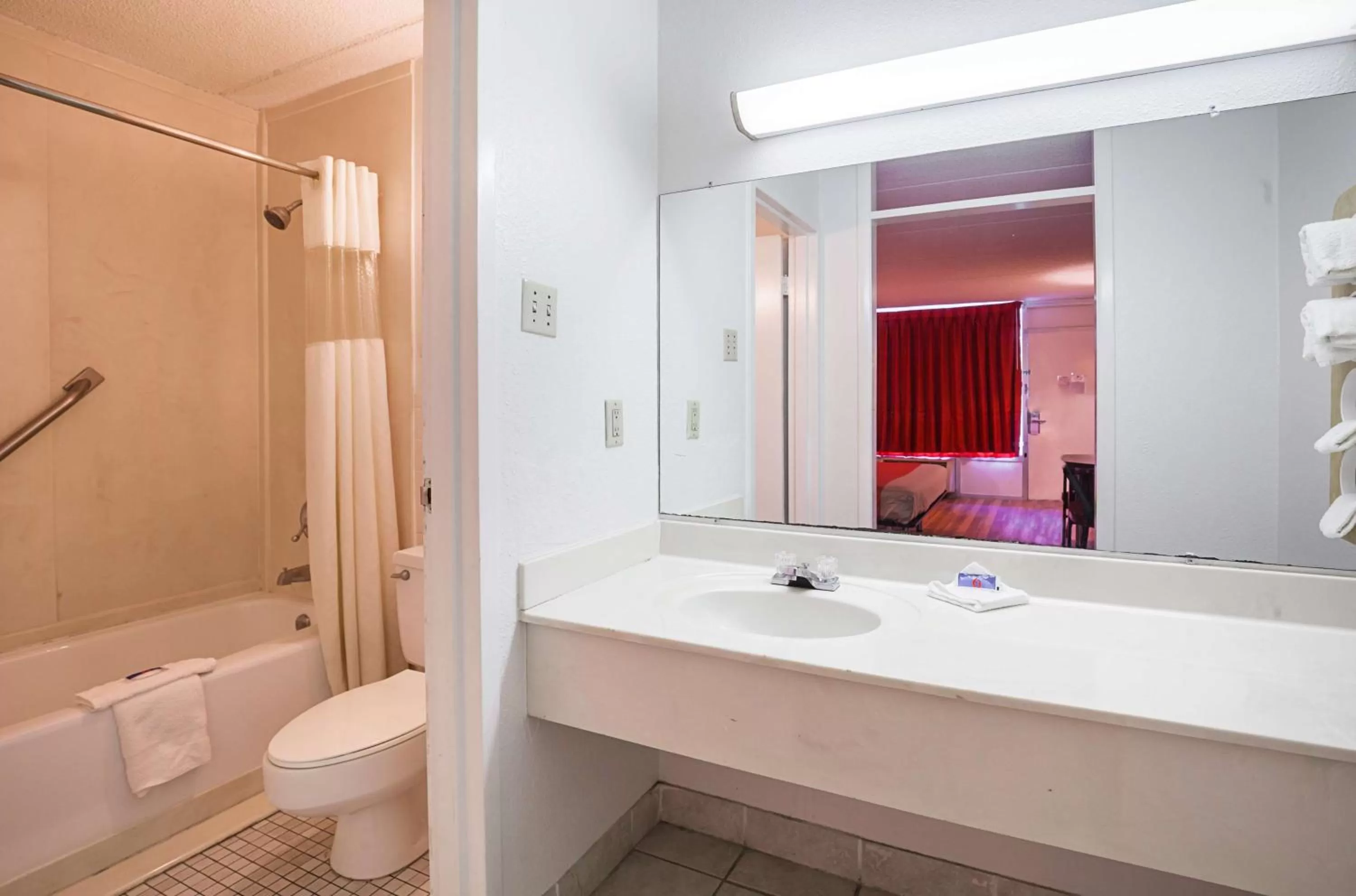 Shower in Motel 6-Tifton, GA