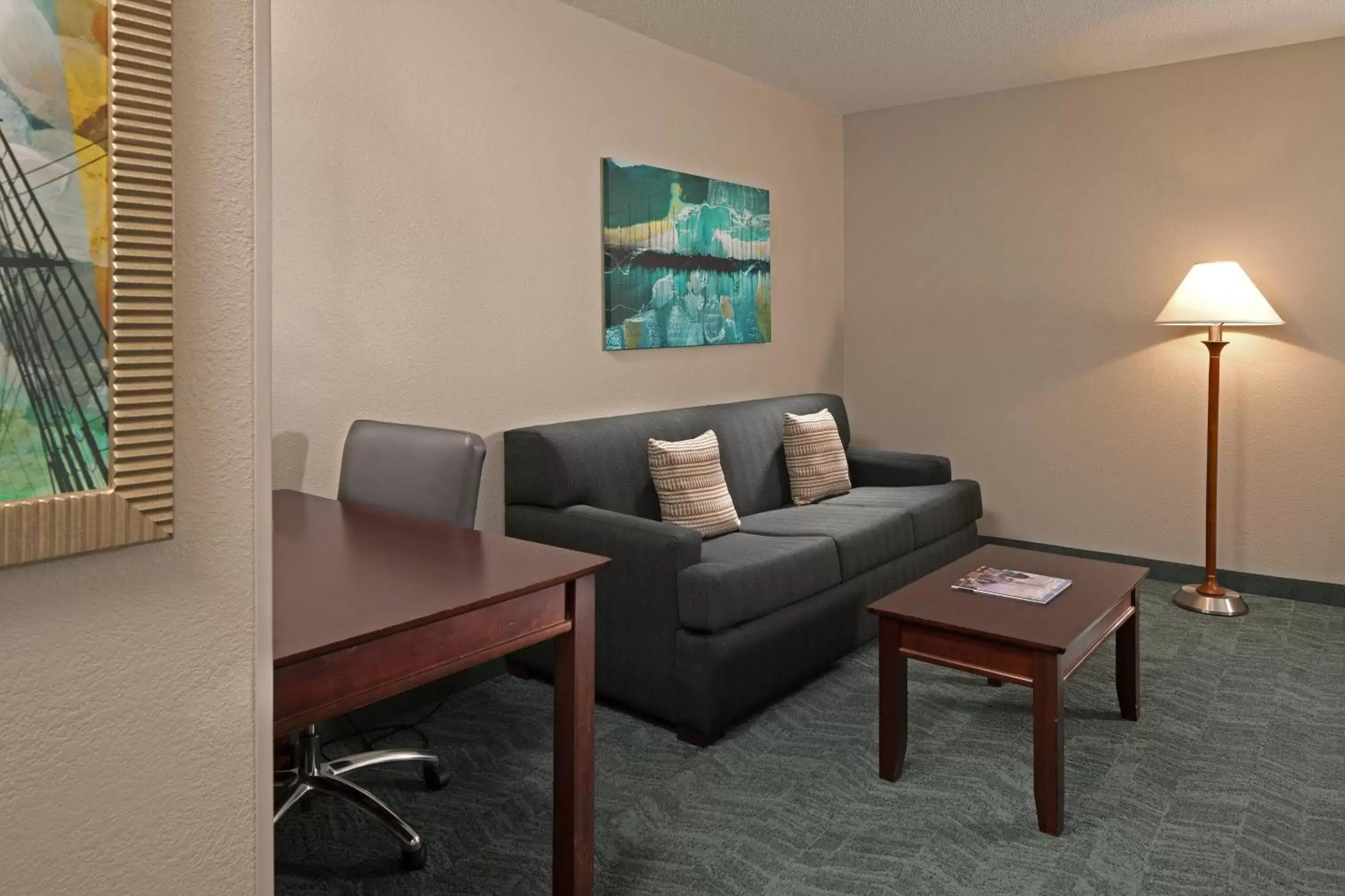 Living room, Seating Area in SpringHill Suites by Marriott Baltimore Downtown/Inner Harbor