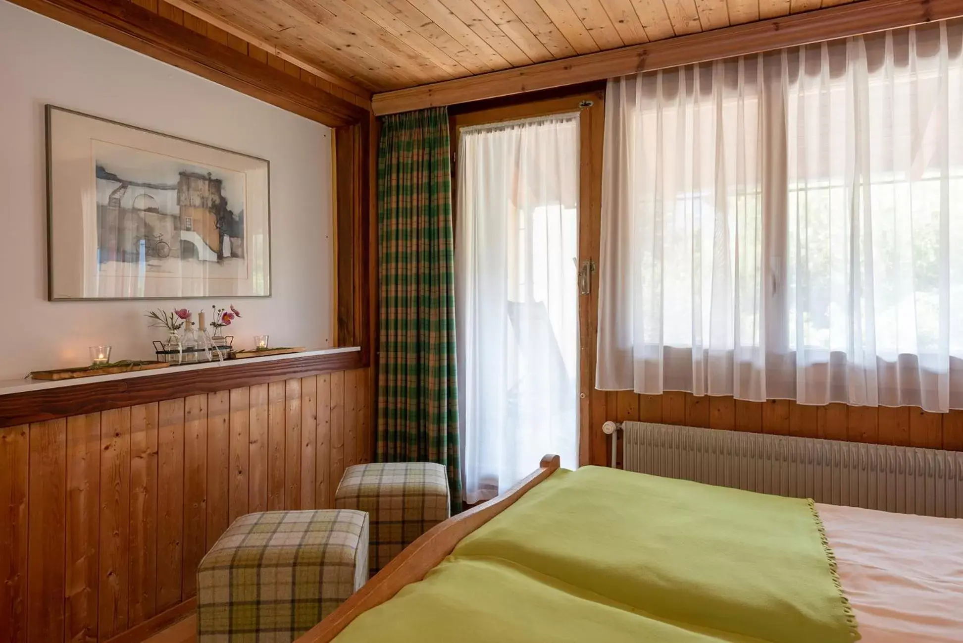 Bedroom, Bed in Salzano Basic Rooms Interlaken