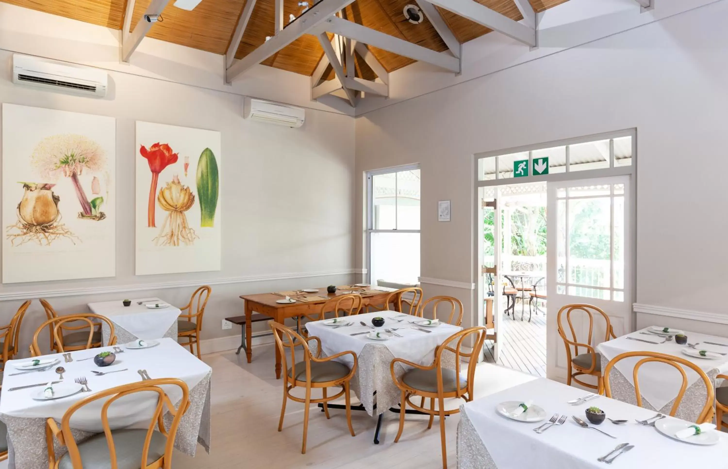 Dining area, Restaurant/Places to Eat in Quarry Lake Inn