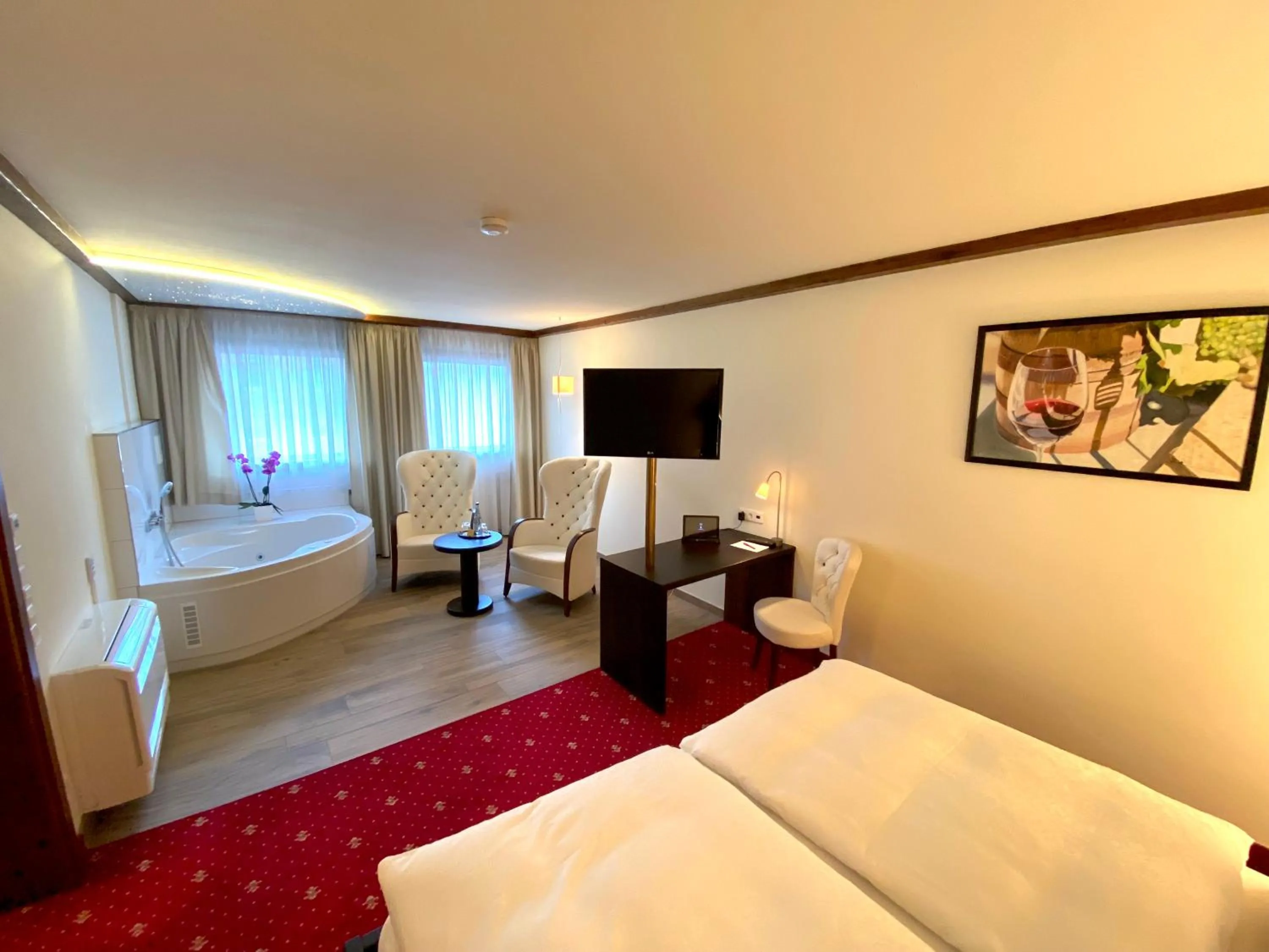 Junior Suite with Whirlpool - Main Building in Zur Weinsteige