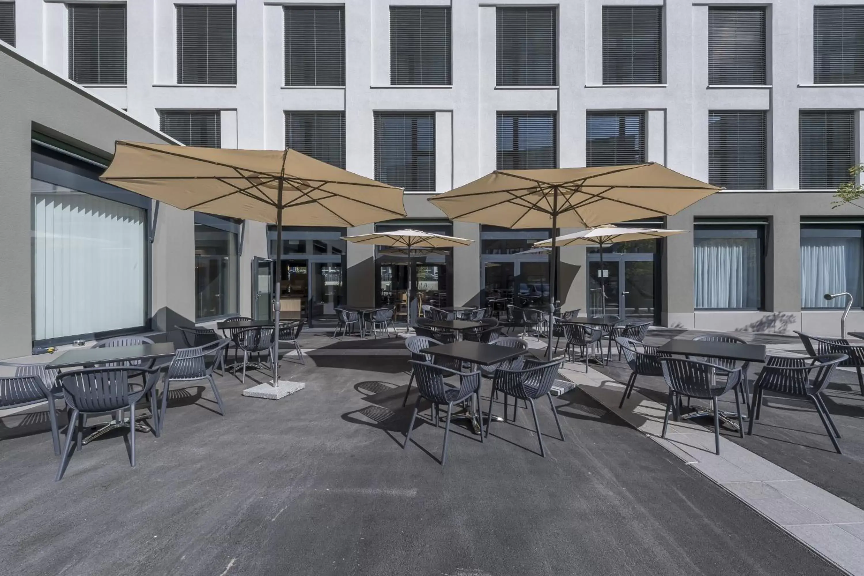 Property building, Restaurant/Places to Eat in Holiday Inn Express - Luzern - Kriens, an IHG Hotel