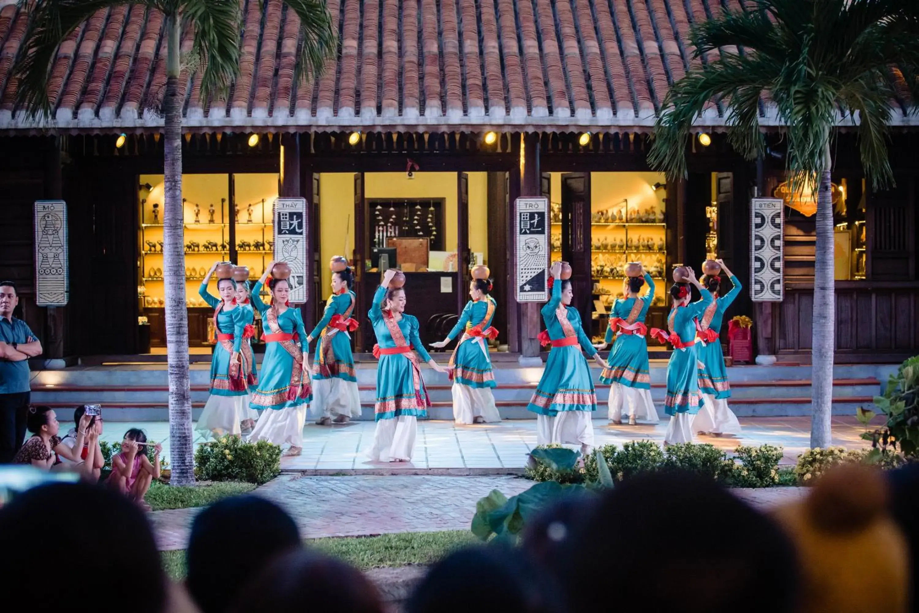 Evening entertainment in Hoi An Memories Resort & Spa