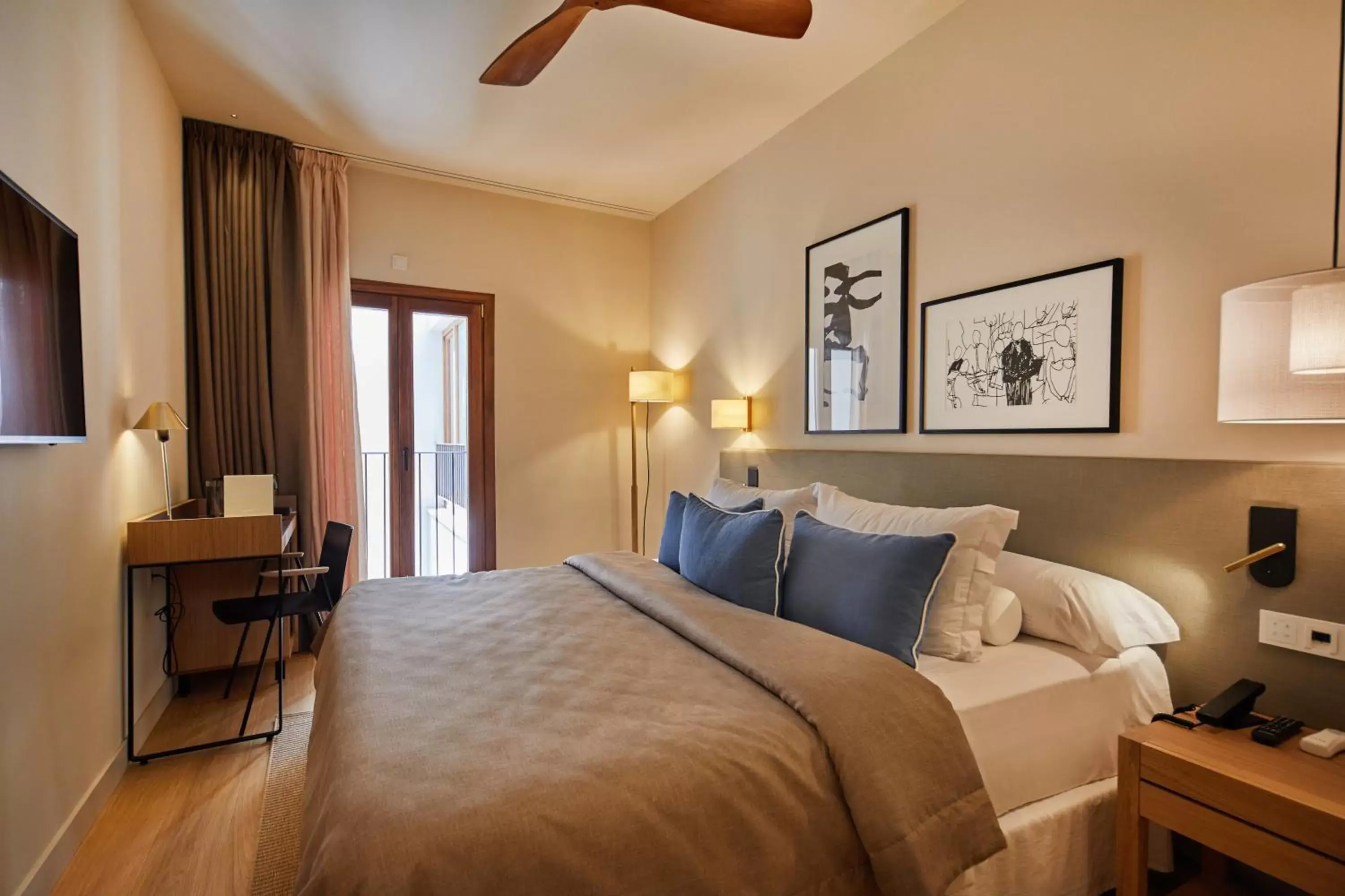 TV and multimedia, Bed in Mon Boutique Hotel TV and multimedia, Bed in Mon Boutique Hotel