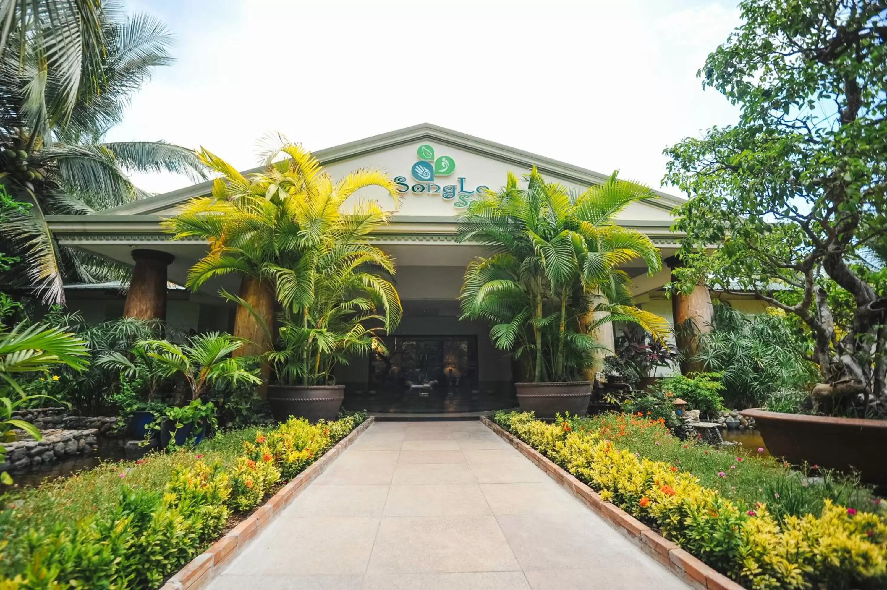 Property building in Diamond Bay Resort & Spa Property building in Diamond Bay Resort & Spa