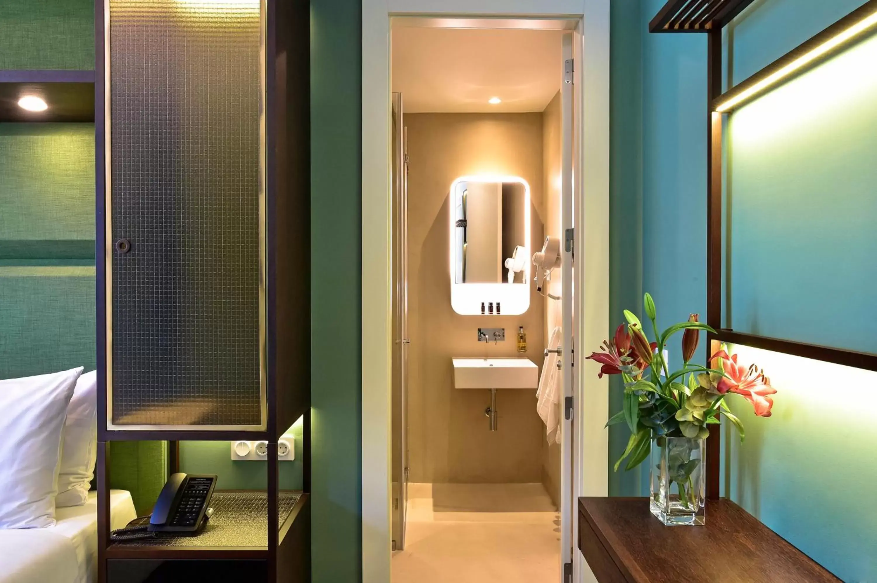 Toilet, Bathroom in My Story Hotel Augusta