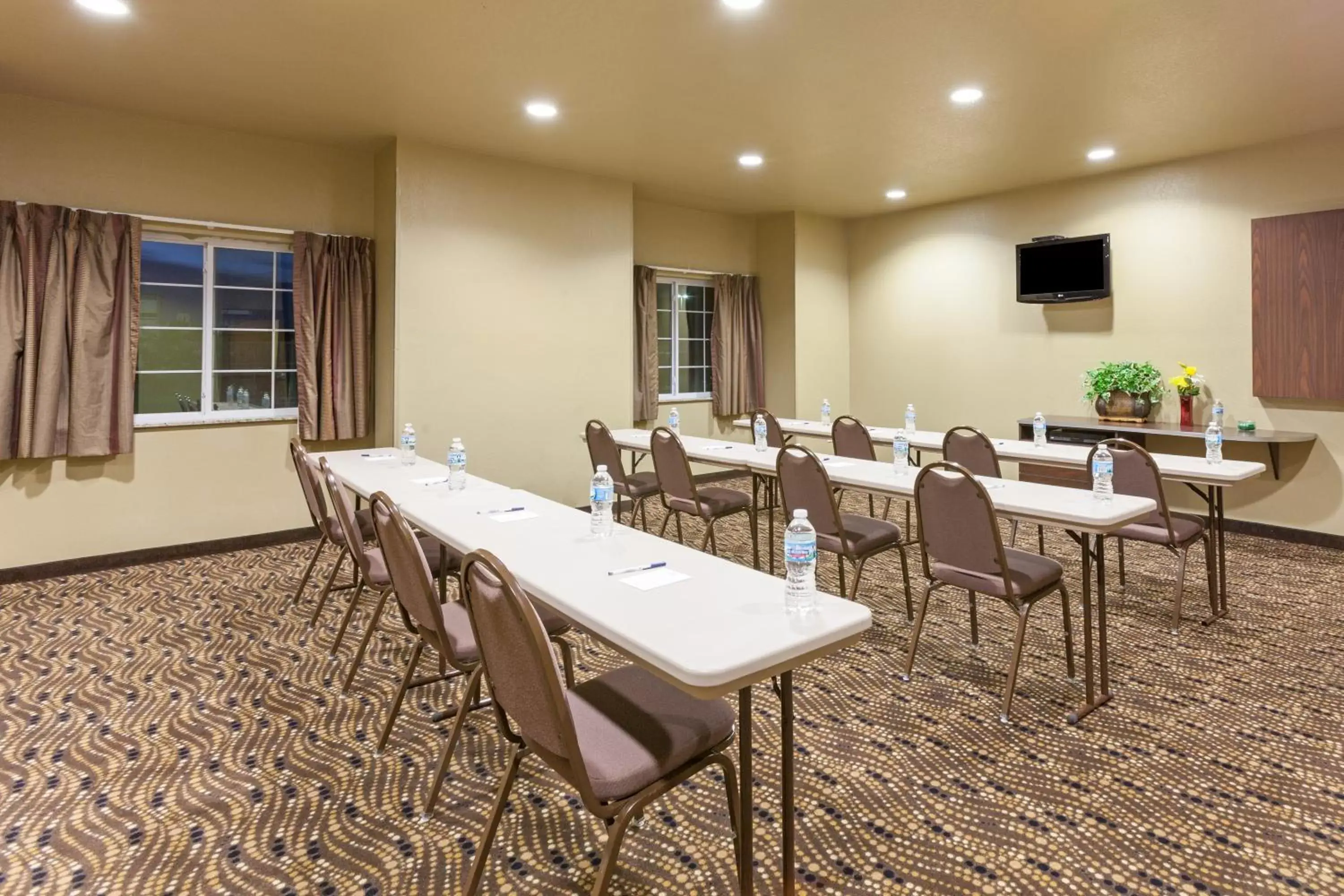Banquet/Function facilities in Microtel Inn & Suites by Wyndham Searcy