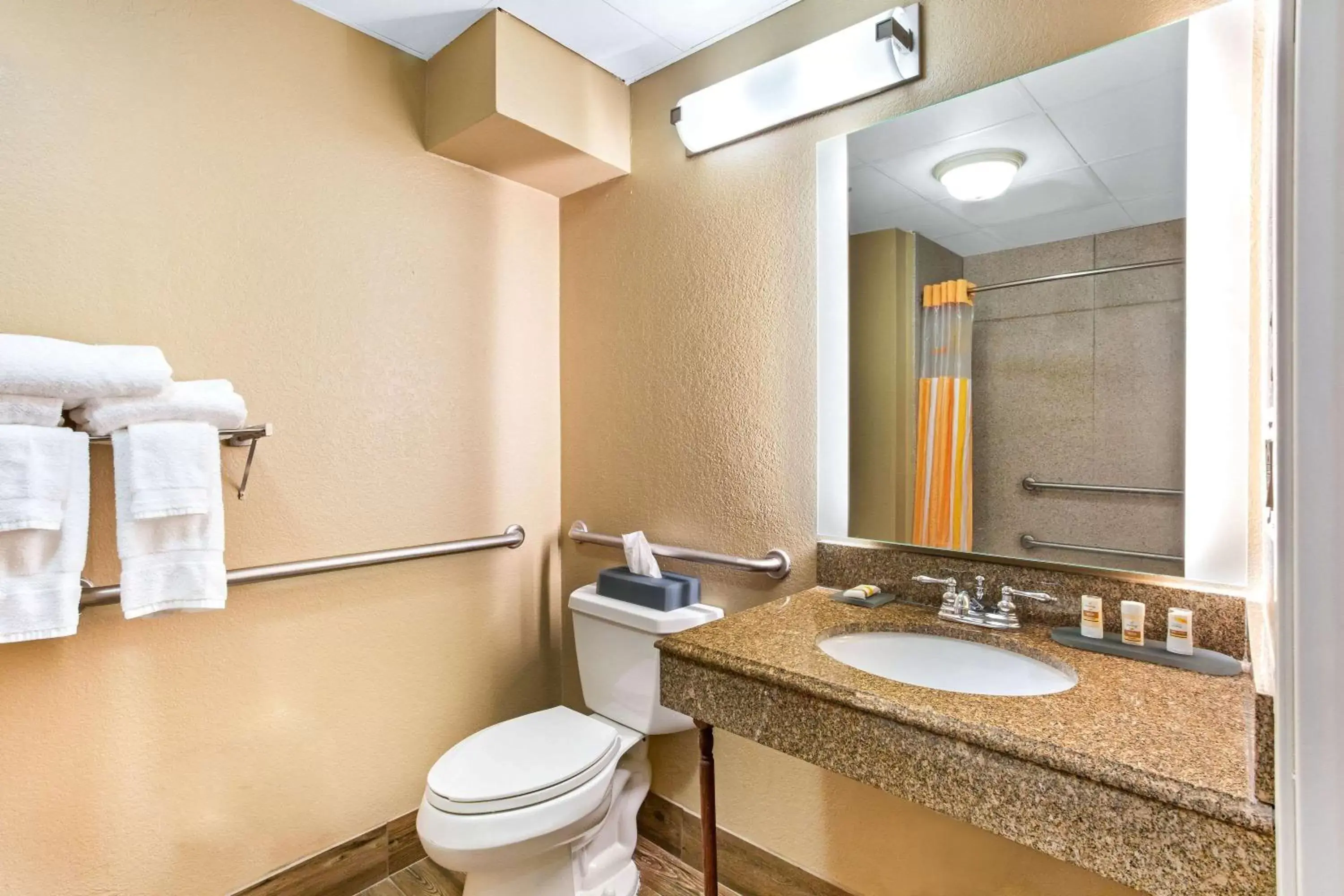 Photo of the whole room, Bathroom in La Quinta by Wyndham Boone