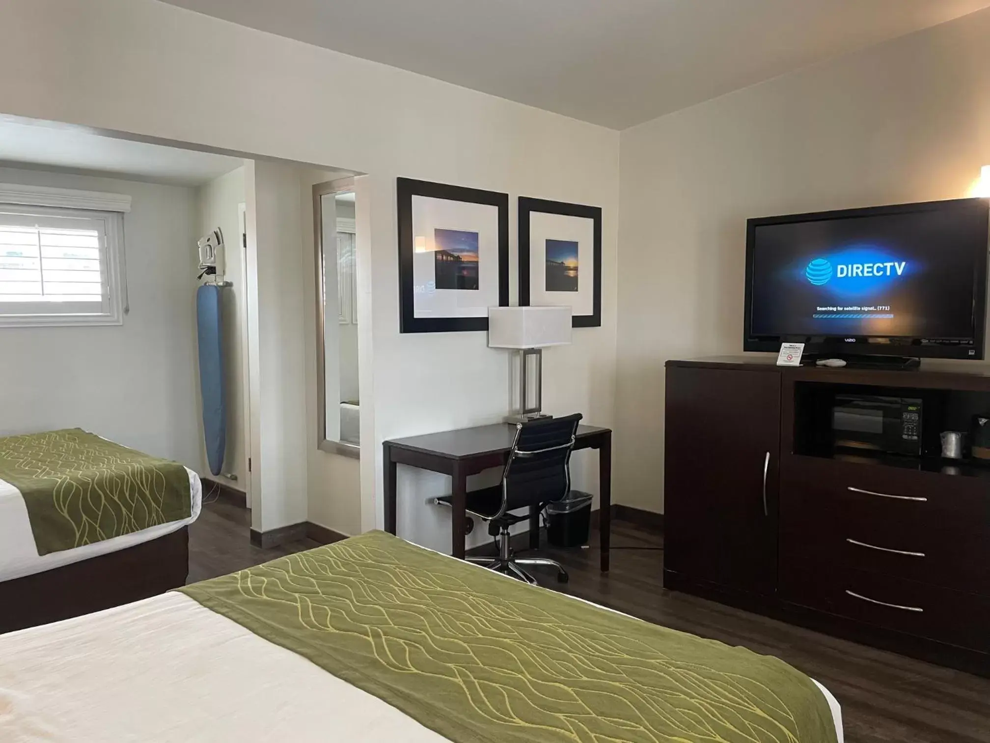 TV/Entertainment Center in Hi View Inn & Suites