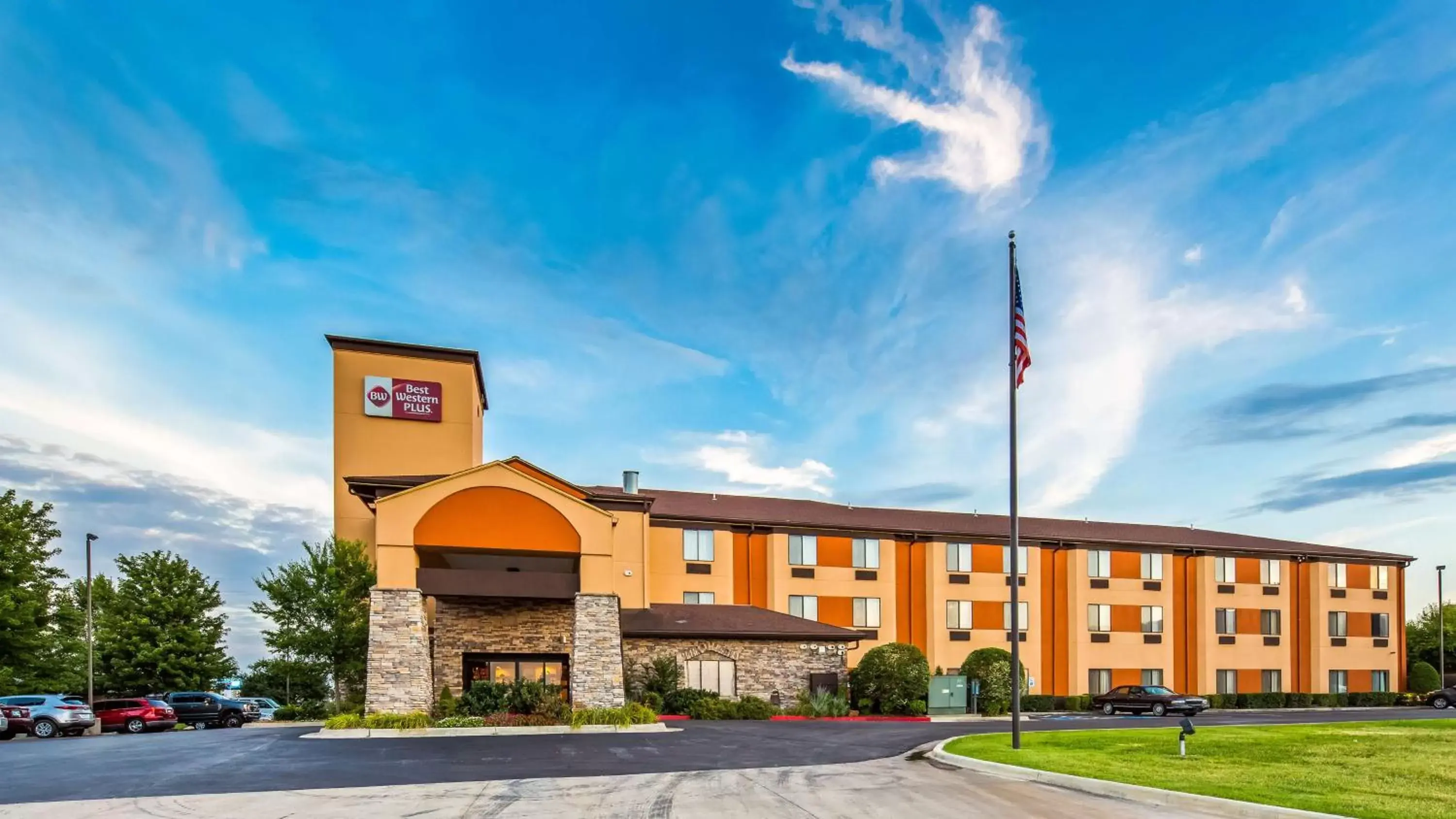 Property Building in Best Western Plus Tulsa Woodland Hills Hotel and Suites