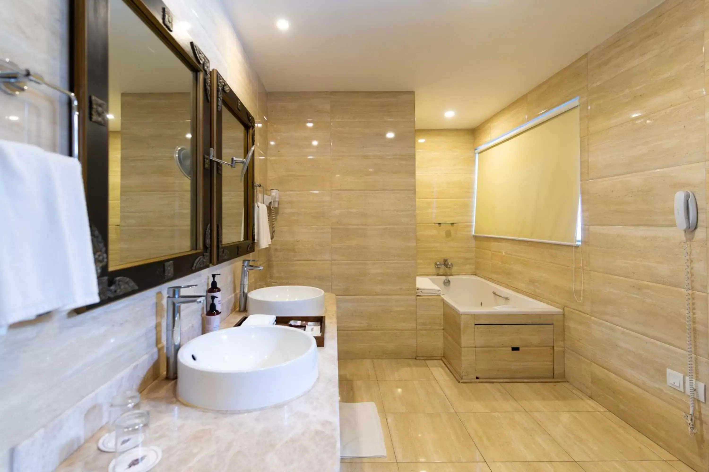 Bath, Bathroom in Hotel Shambala