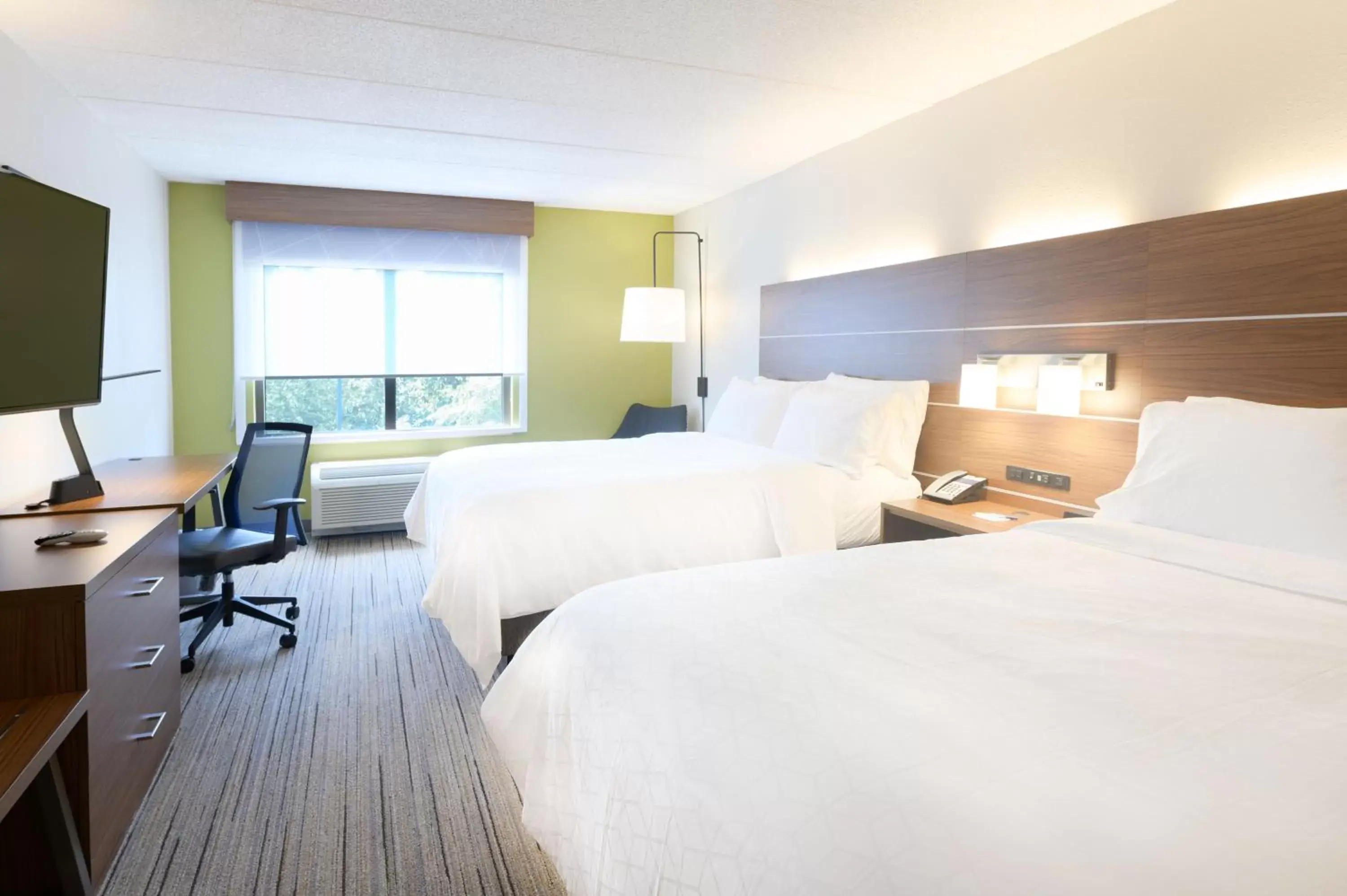 Photo of the whole room in Holiday Inn Express Richmond Airport, an IHG Hotel