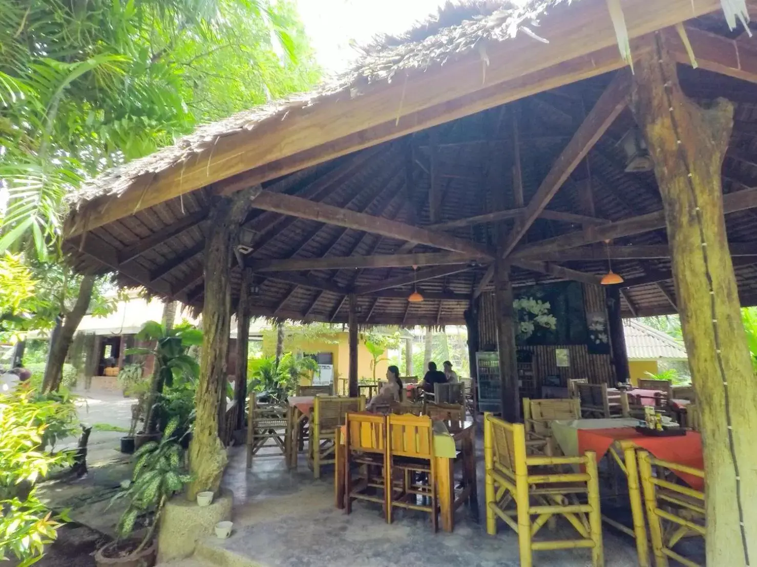 Restaurant/Places to Eat in Vipa Tropical Resort