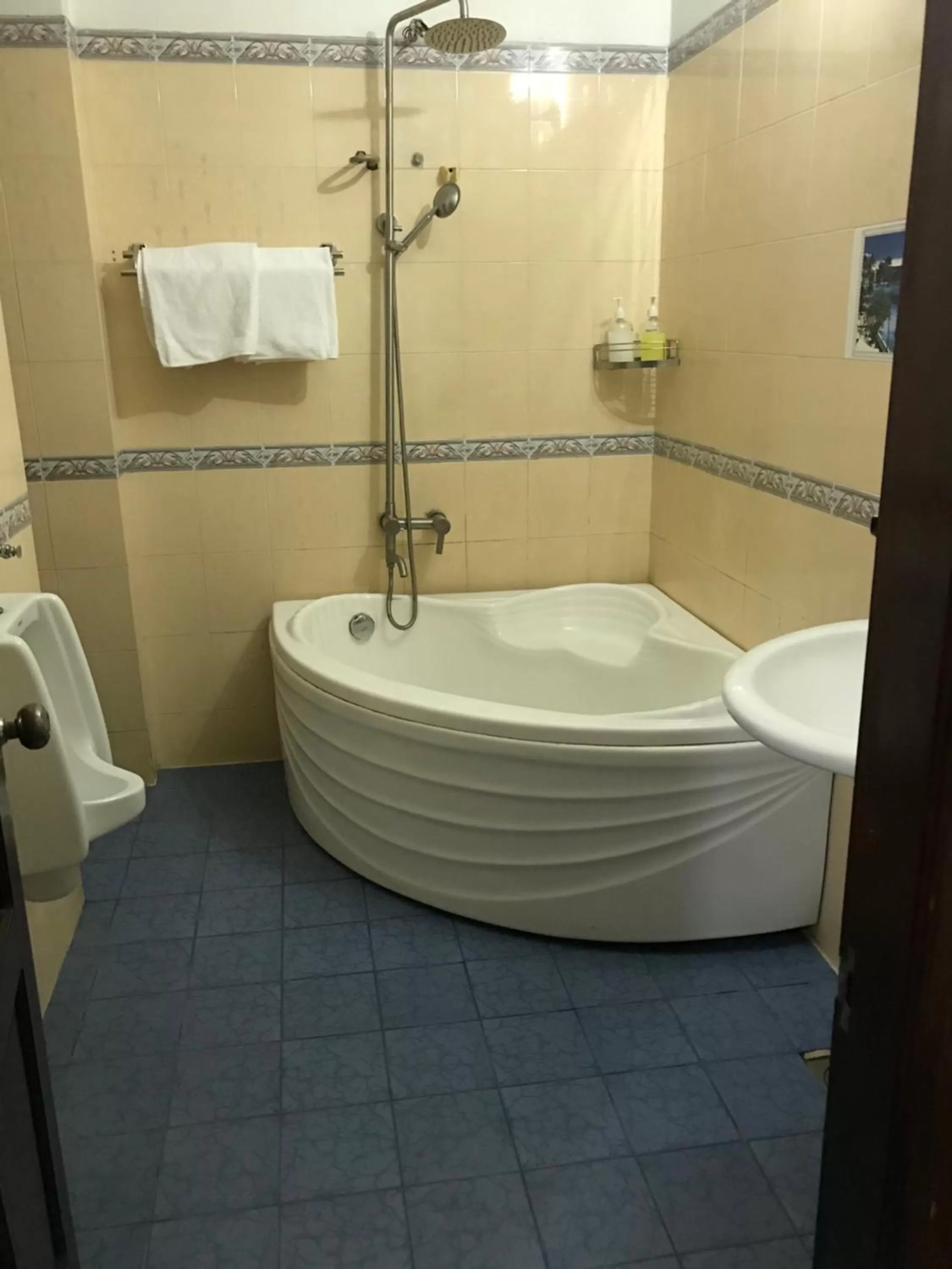 Bathroom in Bao Long Hotel