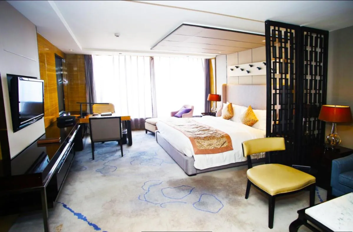 Bathroom, Bed in Tangla Hotel Tianjin