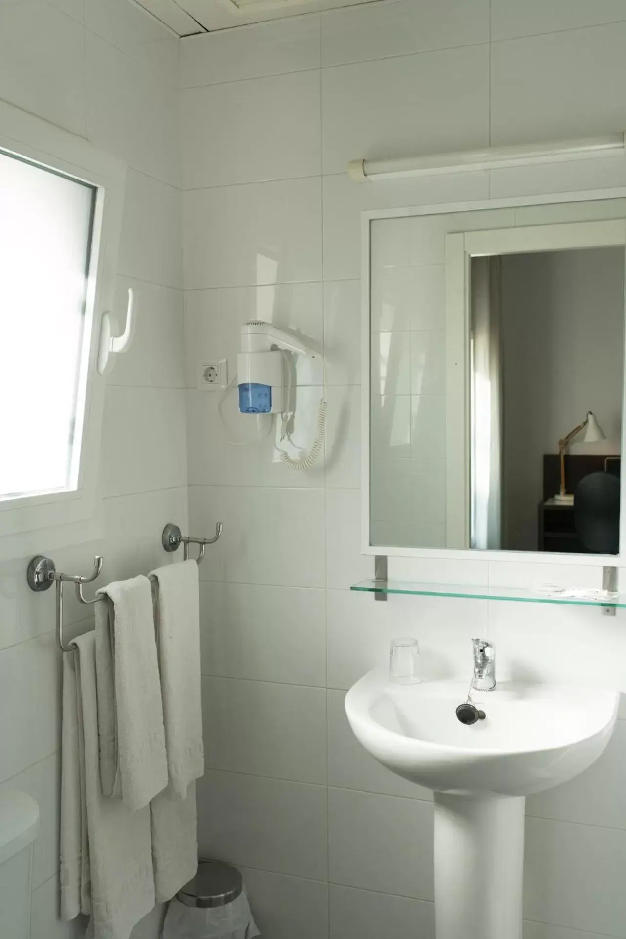 Twin Room in Hotel Madrid de Sevilla by SHS Twin Room in Hotel Madrid de Sevilla by SHS