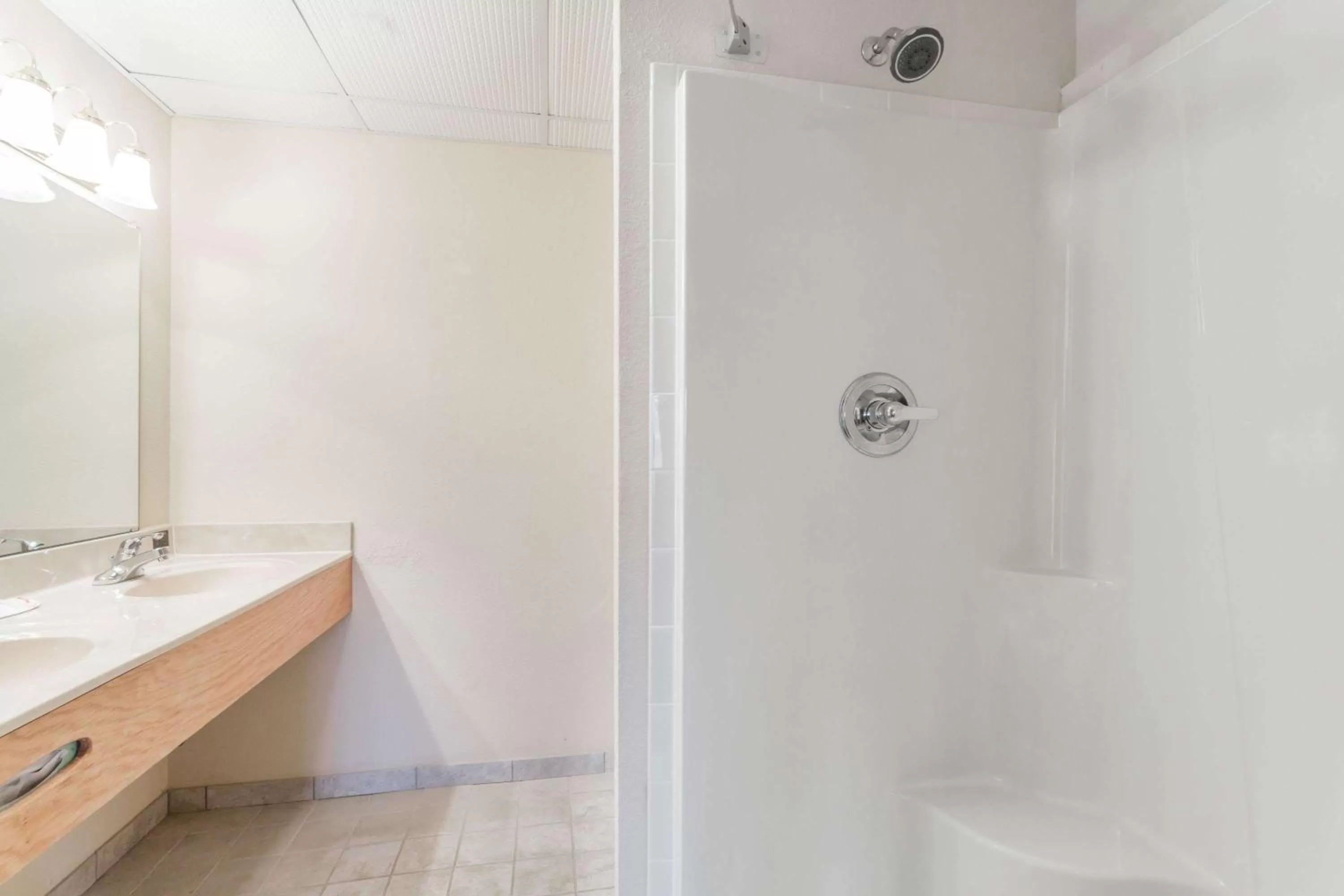 Bathroom in Super 8 by Wyndham Gallipolis Pt Pleasant Area