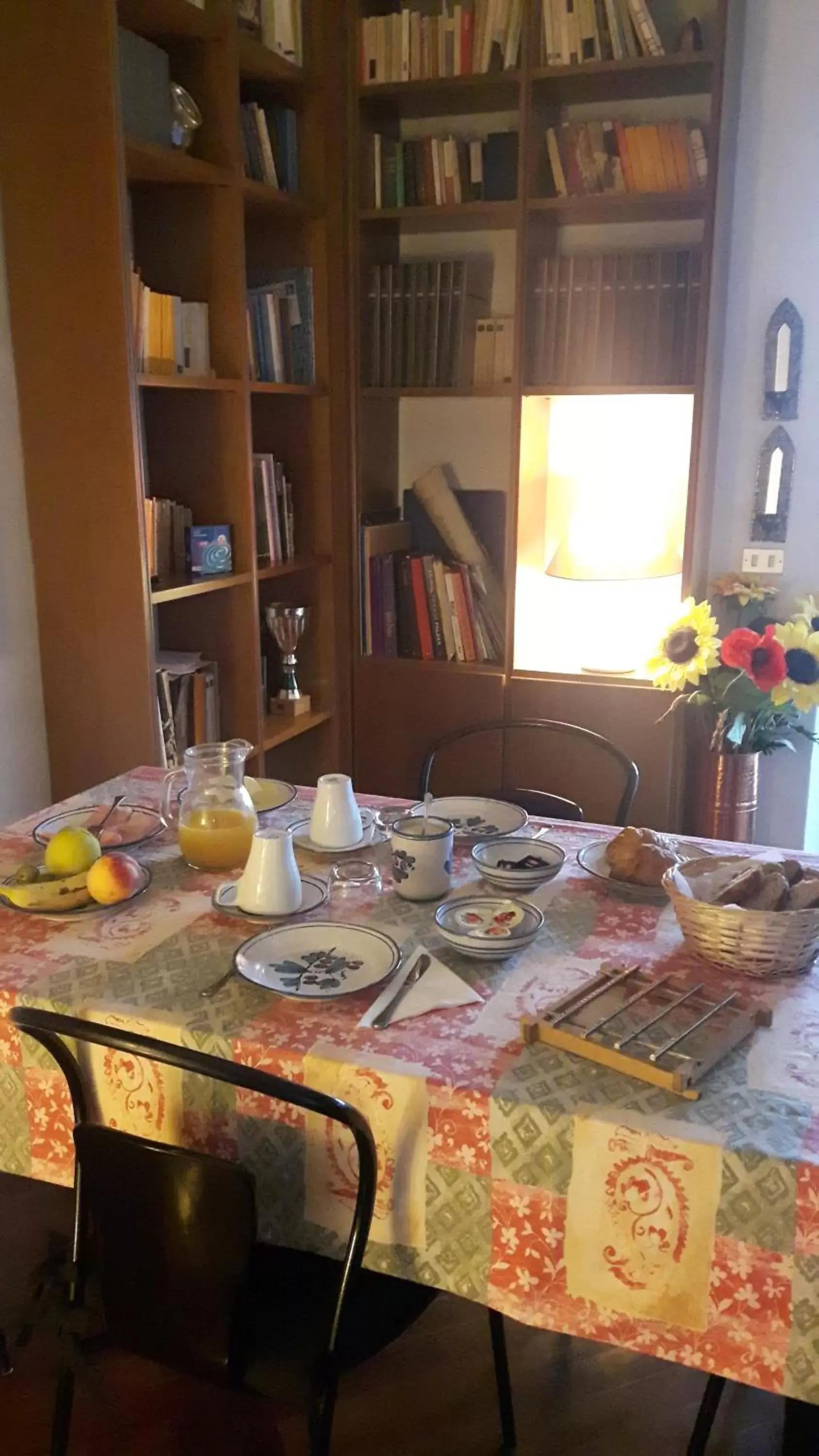 Italian breakfast in Independent loft on Florence's hills