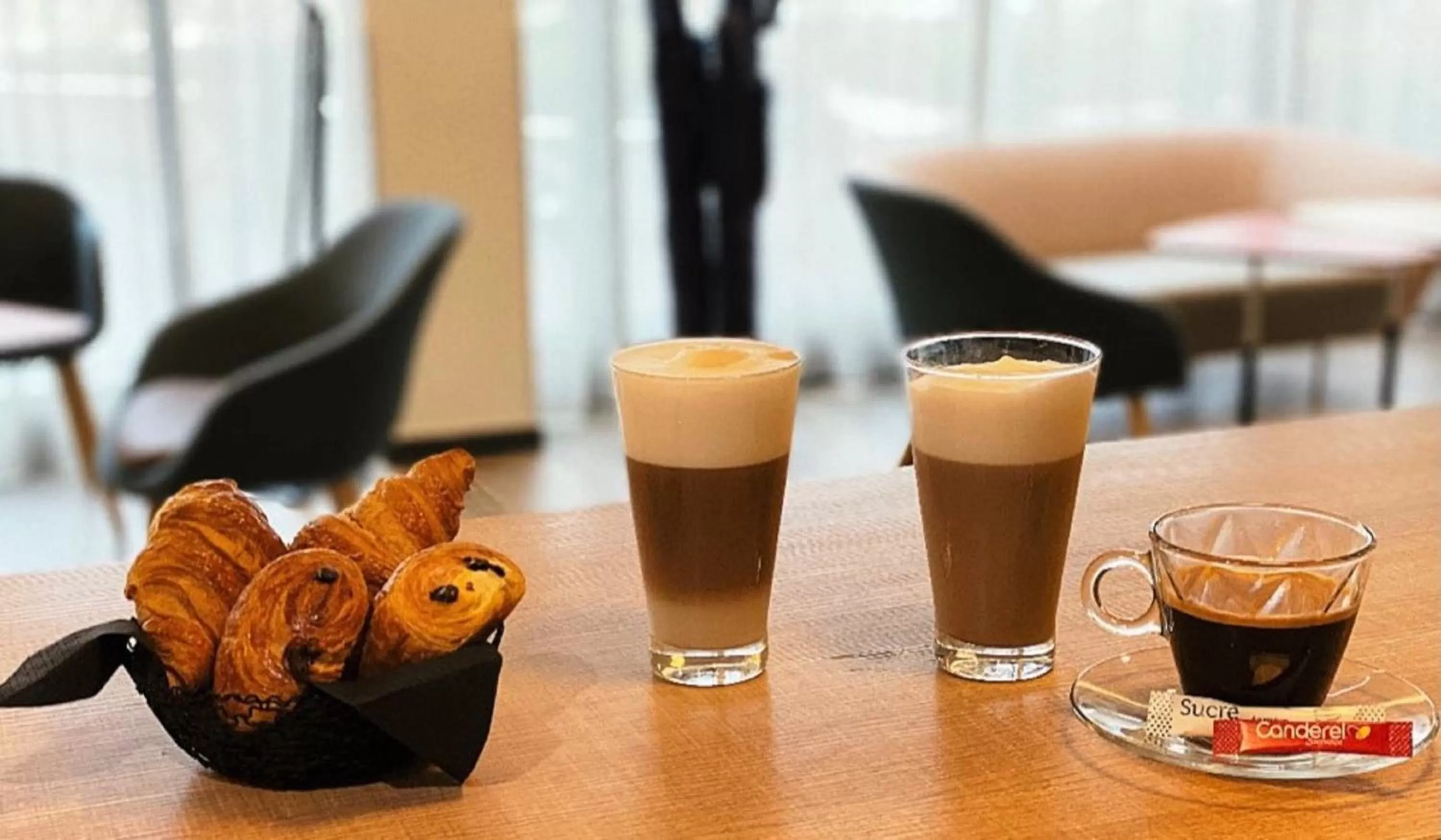 Lounge or bar in Holiday Inn Express - Paris - CDG Airport by IHG