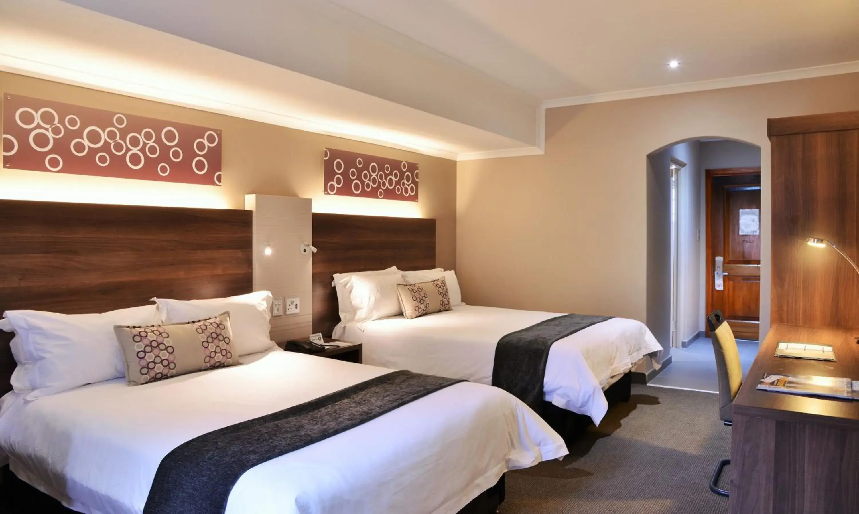 Bedroom, Bed in Birchwood Hotel and OR Tambo Conference Centre