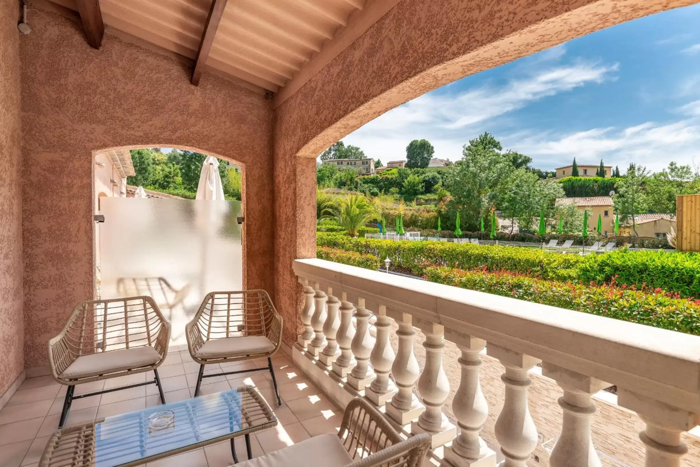 Balcony/Terrace in Les Bastides Saint Paul