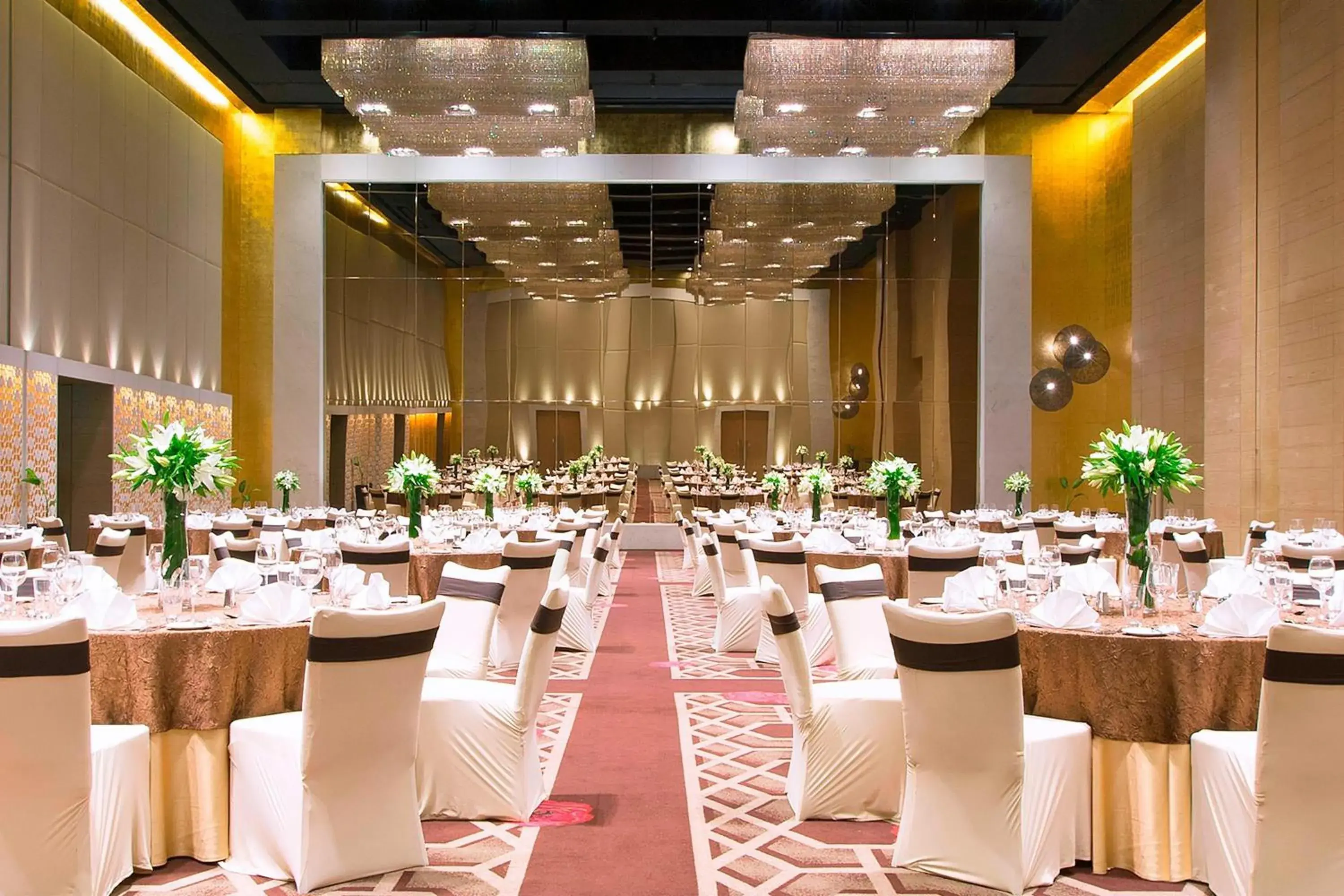 Meeting/conference room, Restaurant/Places to Eat in The Westin Hyderabad Mindspace