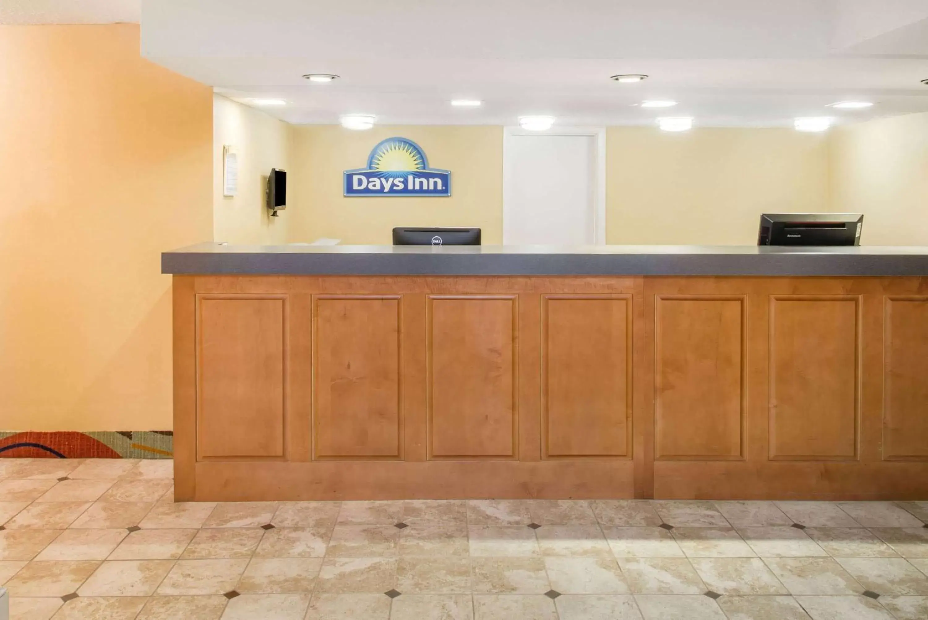 Lobby or reception, Lobby/Reception in Days Inn by Wyndham Roanoke Near I-81