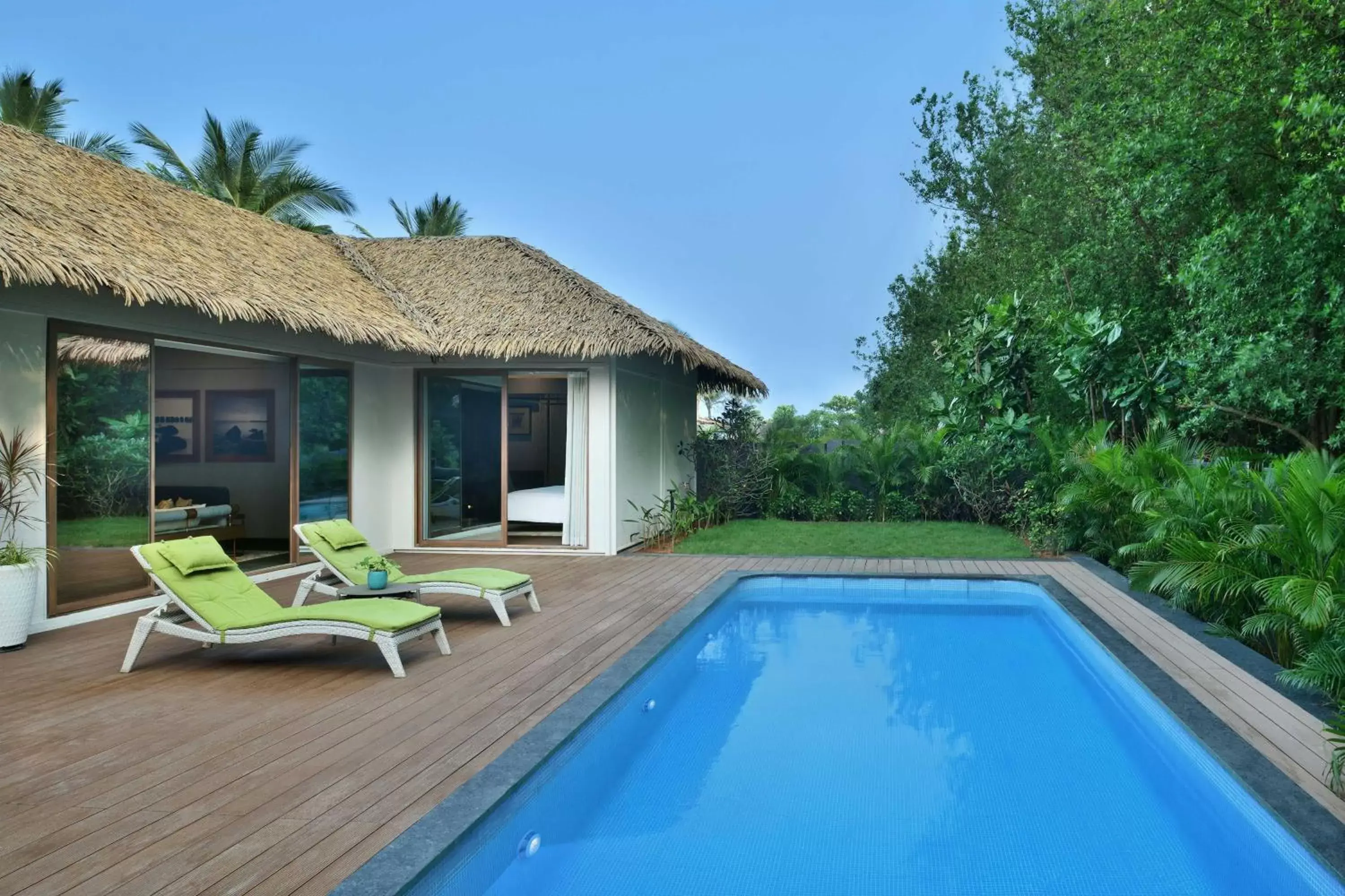 Swimming Pool in Sheraton Grand Chennai Resort & Spa