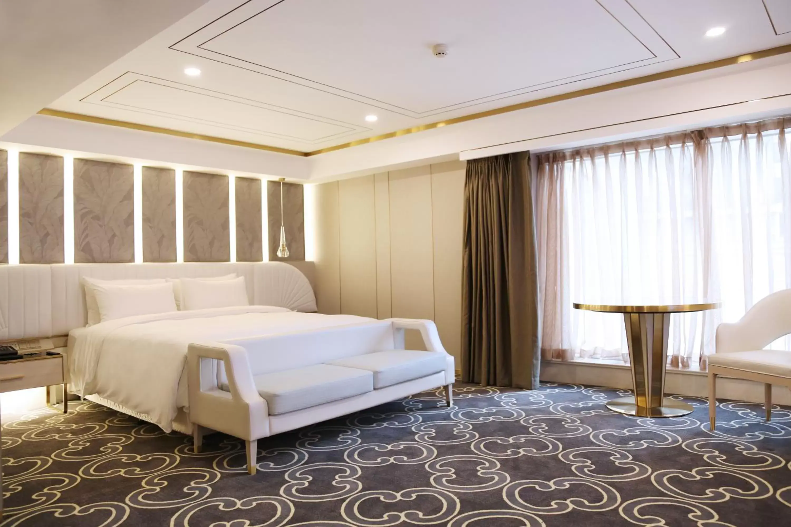 Photo of the whole room, Bed in Nanjing Central Hotel