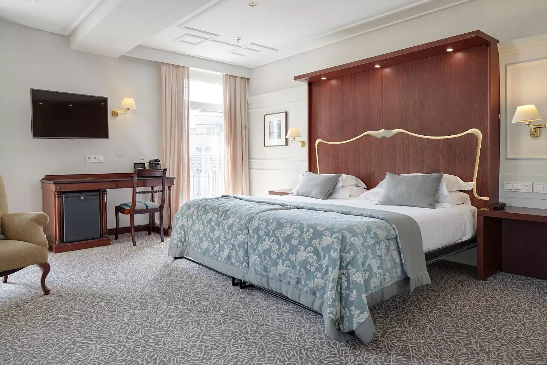 Bedroom, Bed in Hotel de Londres y de Inglaterra