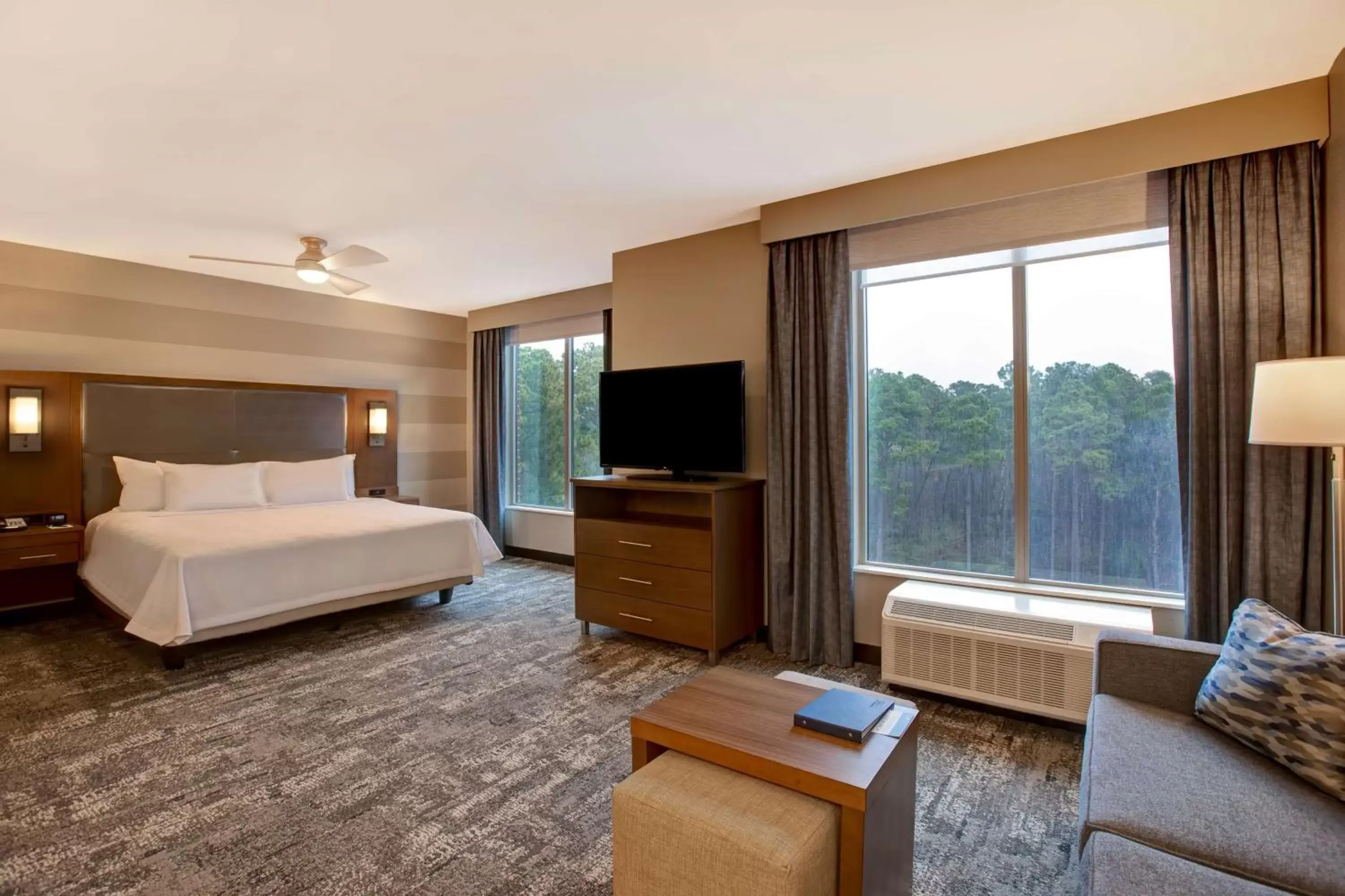 Bedroom in Homewood Suites By Hilton Summerville