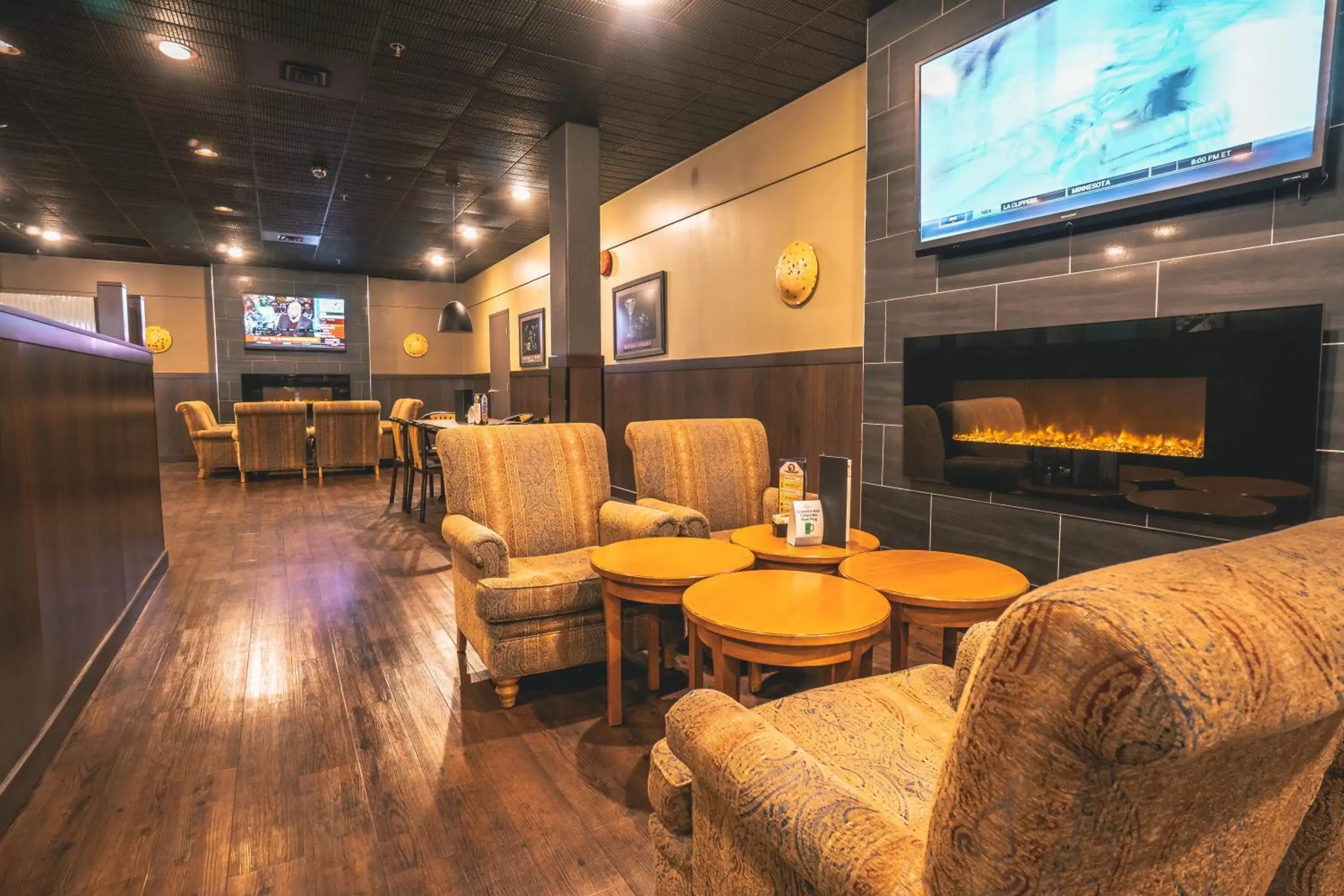 Lounge or bar, Lounge/Bar in Quality Inn & Suites Saskatoon