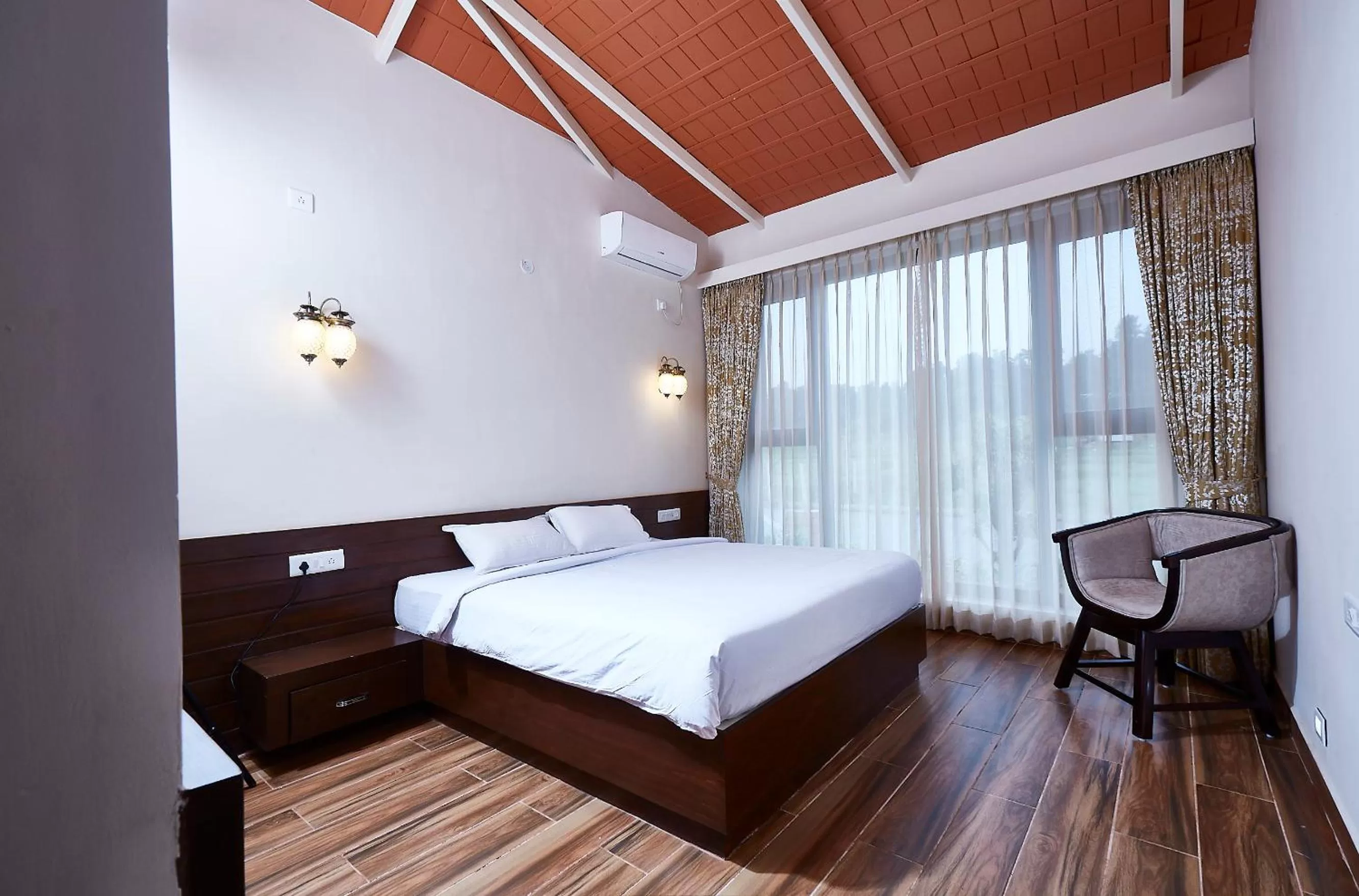 Garden view, Bed in Sixth Element