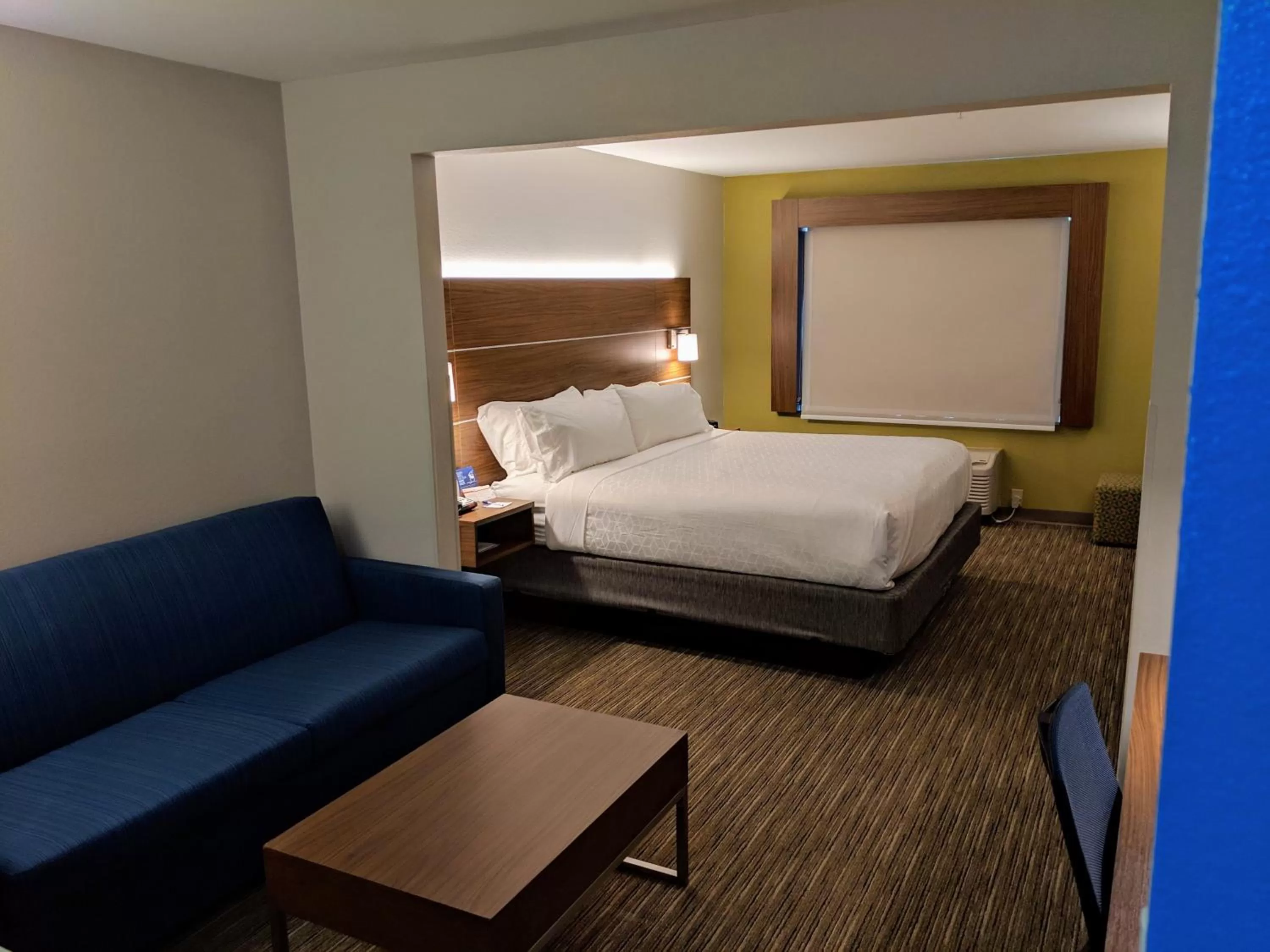 Photo of the whole room, Bed in Holiday Inn Express Hotel & Suites Claypool Hill -Richlands Area by IHG